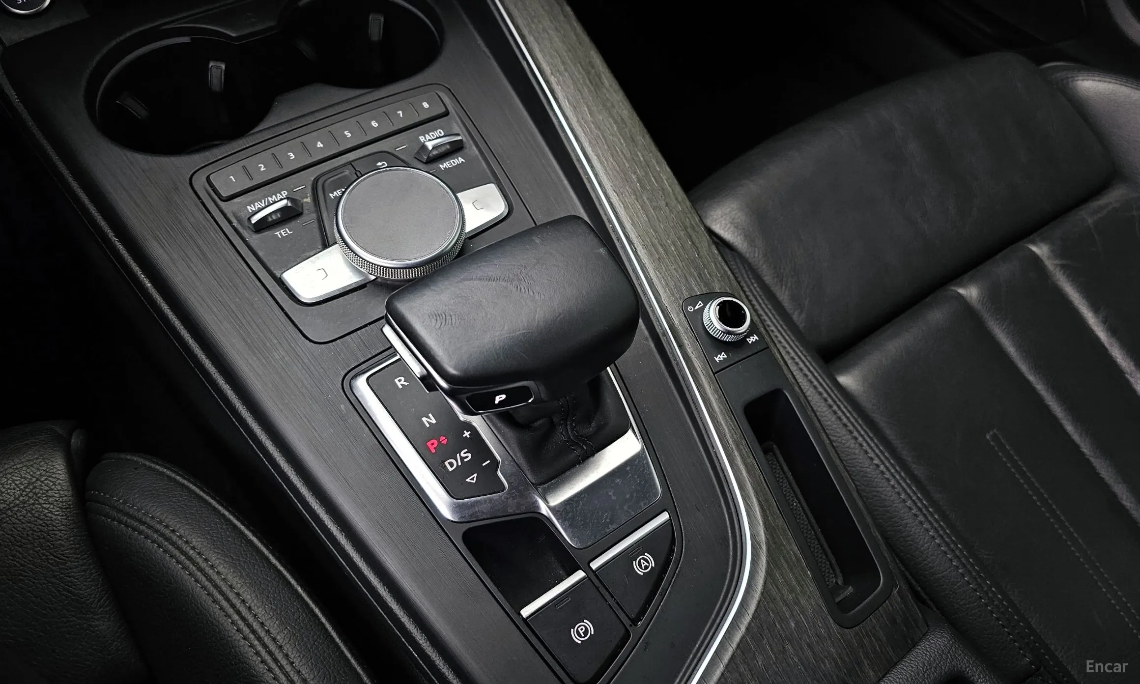 Audi A4 (B9) превью 9