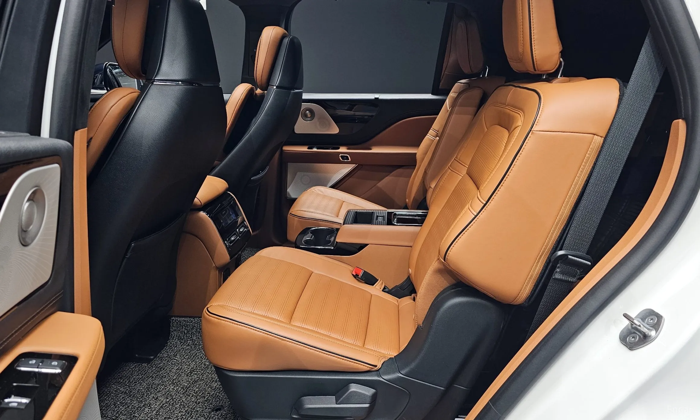 Lincoln Aviator 2nd Generation превью 12