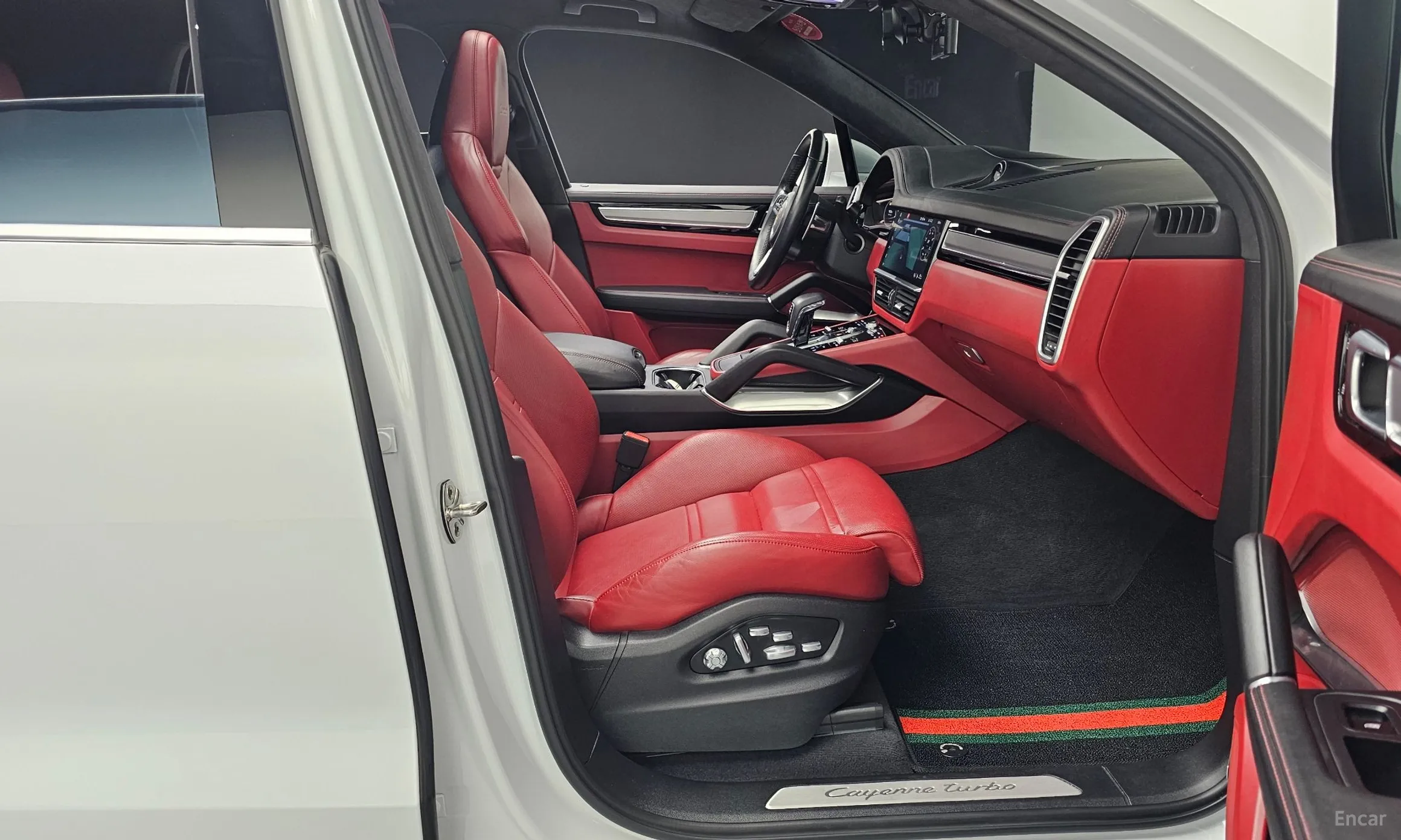Porsche Cayenne (PO536) превью 11