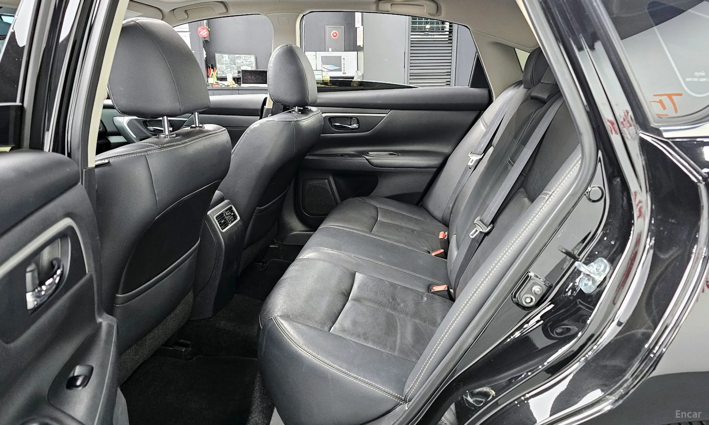 Nissan Altima превью 12
