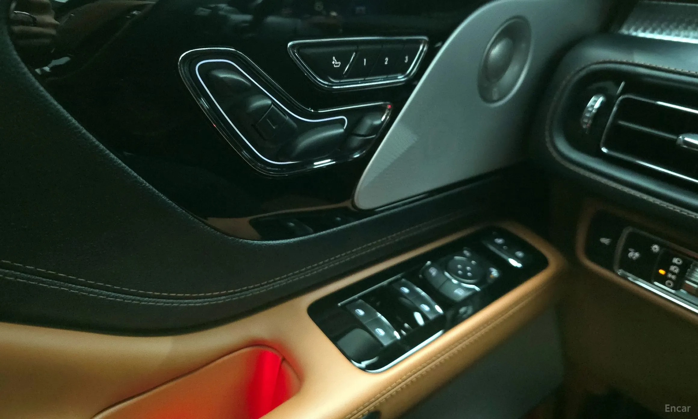 Lincoln Aviator 2nd Generation превью 17