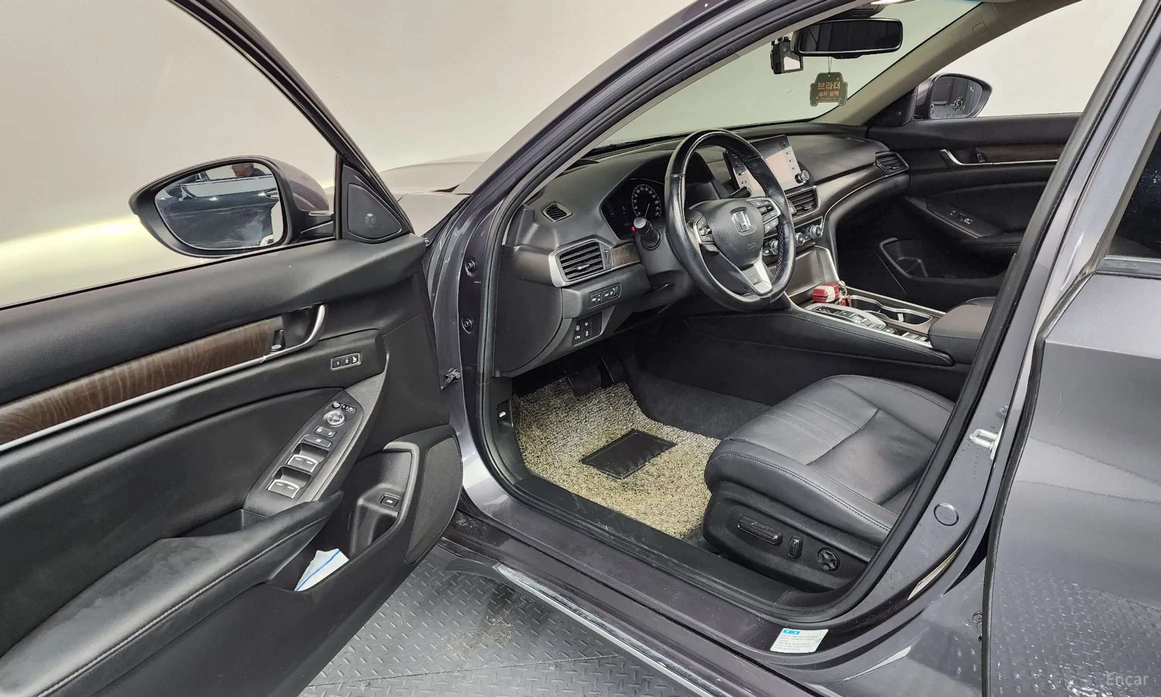Honda Accord 10th Generation превью 10