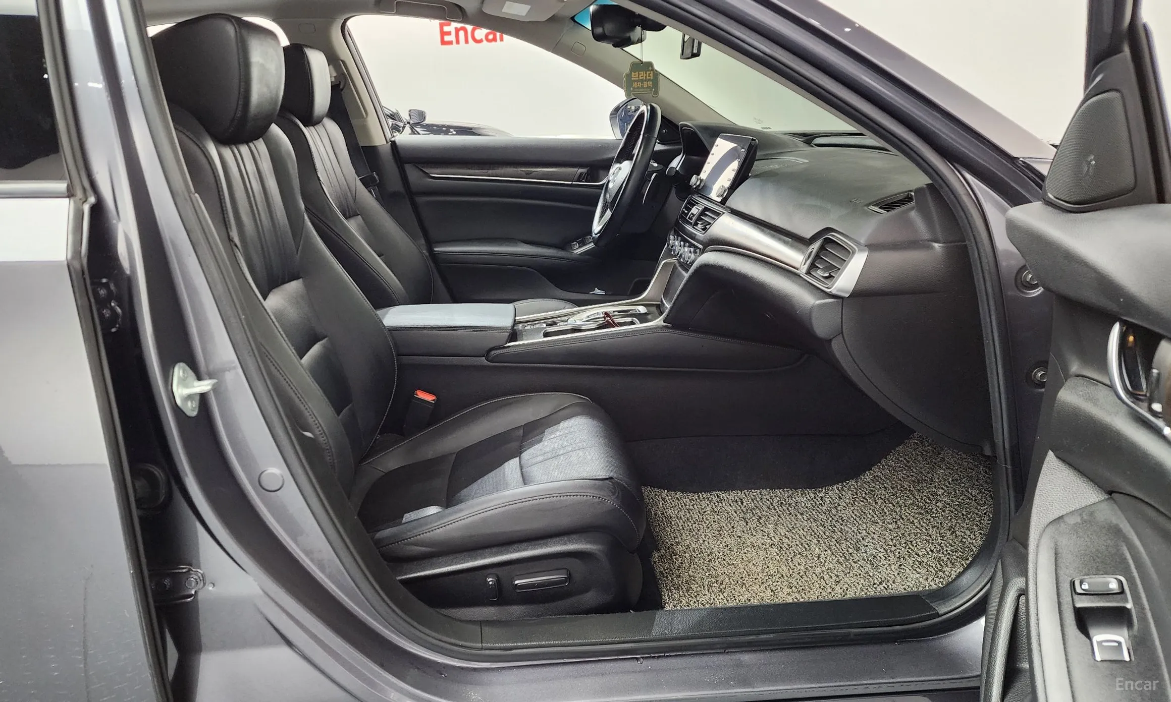Honda Accord 10th Generation превью 11