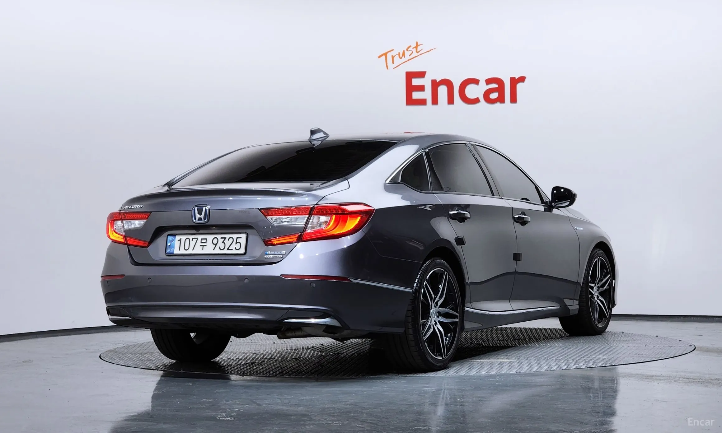 Honda Accord 10th Generation превью 2