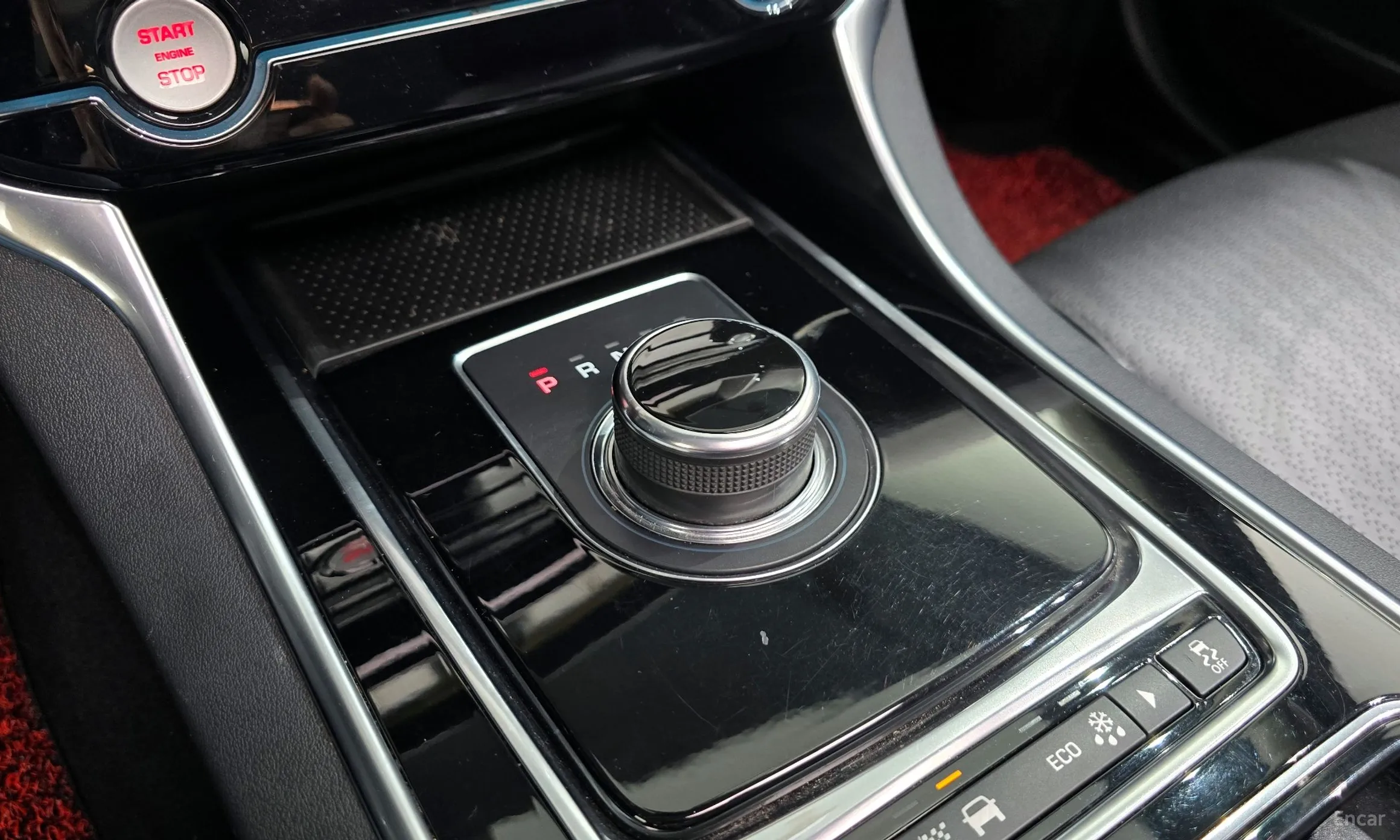 Jaguar XE превью 9