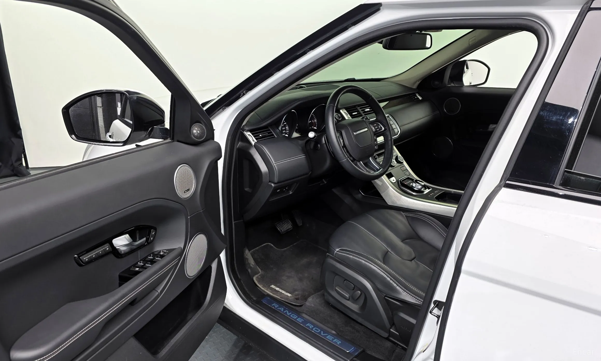 Land Rover Range Rover Evoque превью 10