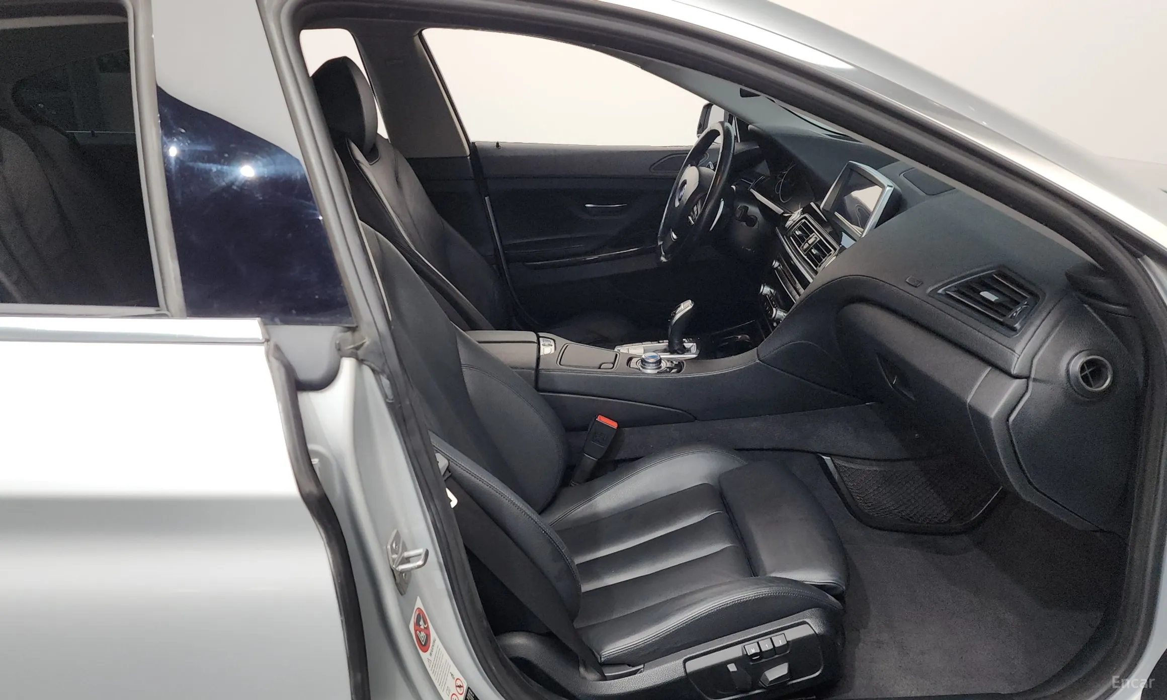 BMW 6 Series (F12) превью 11
