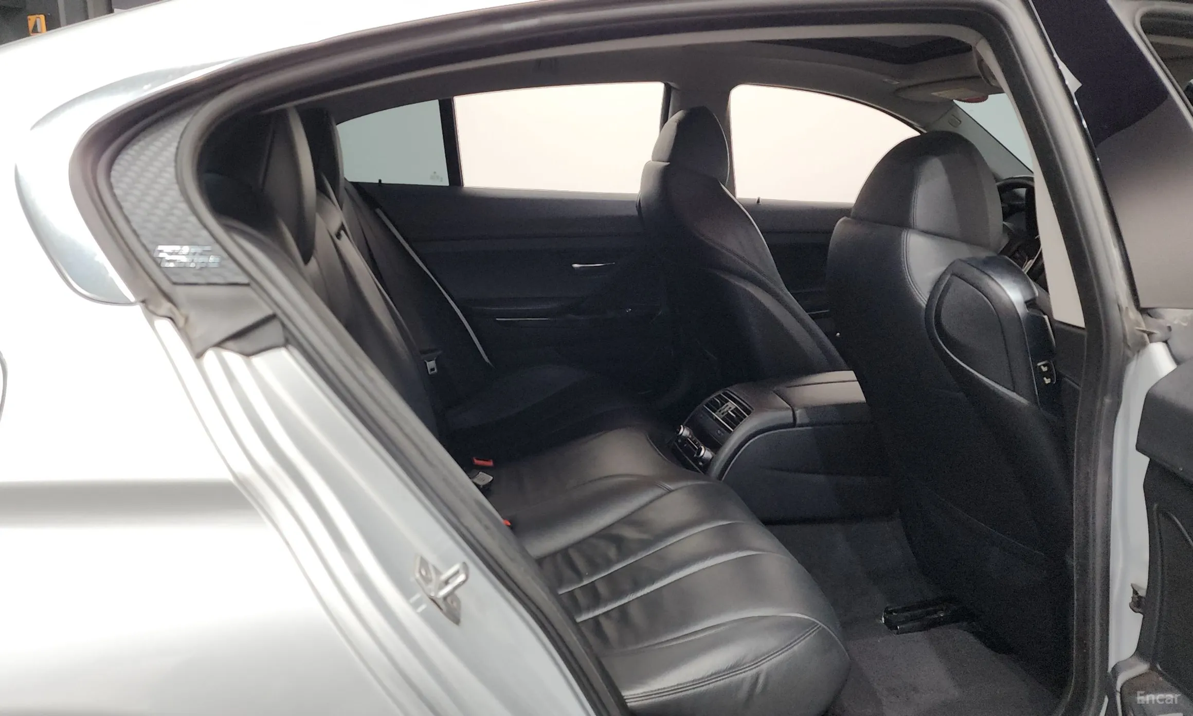 BMW 6 Series (F12) превью 12