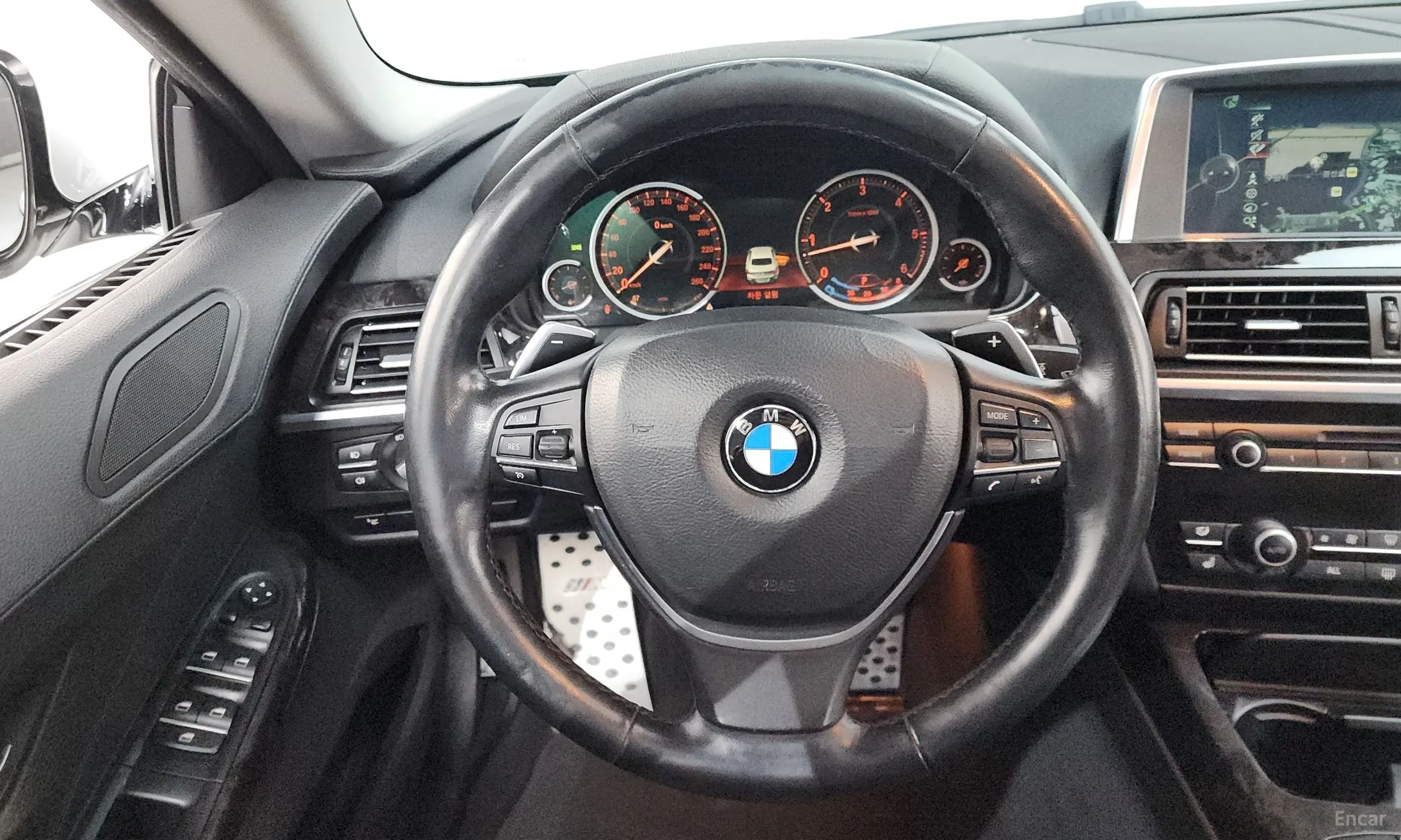 BMW 6 Series (F12) превью 13