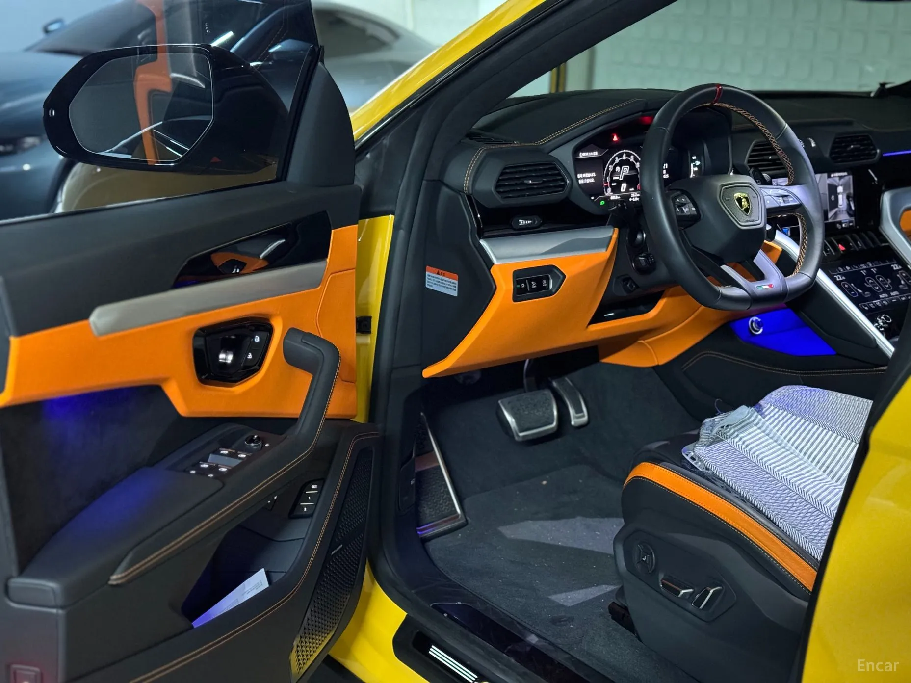 Lamborghini Urus превью 17