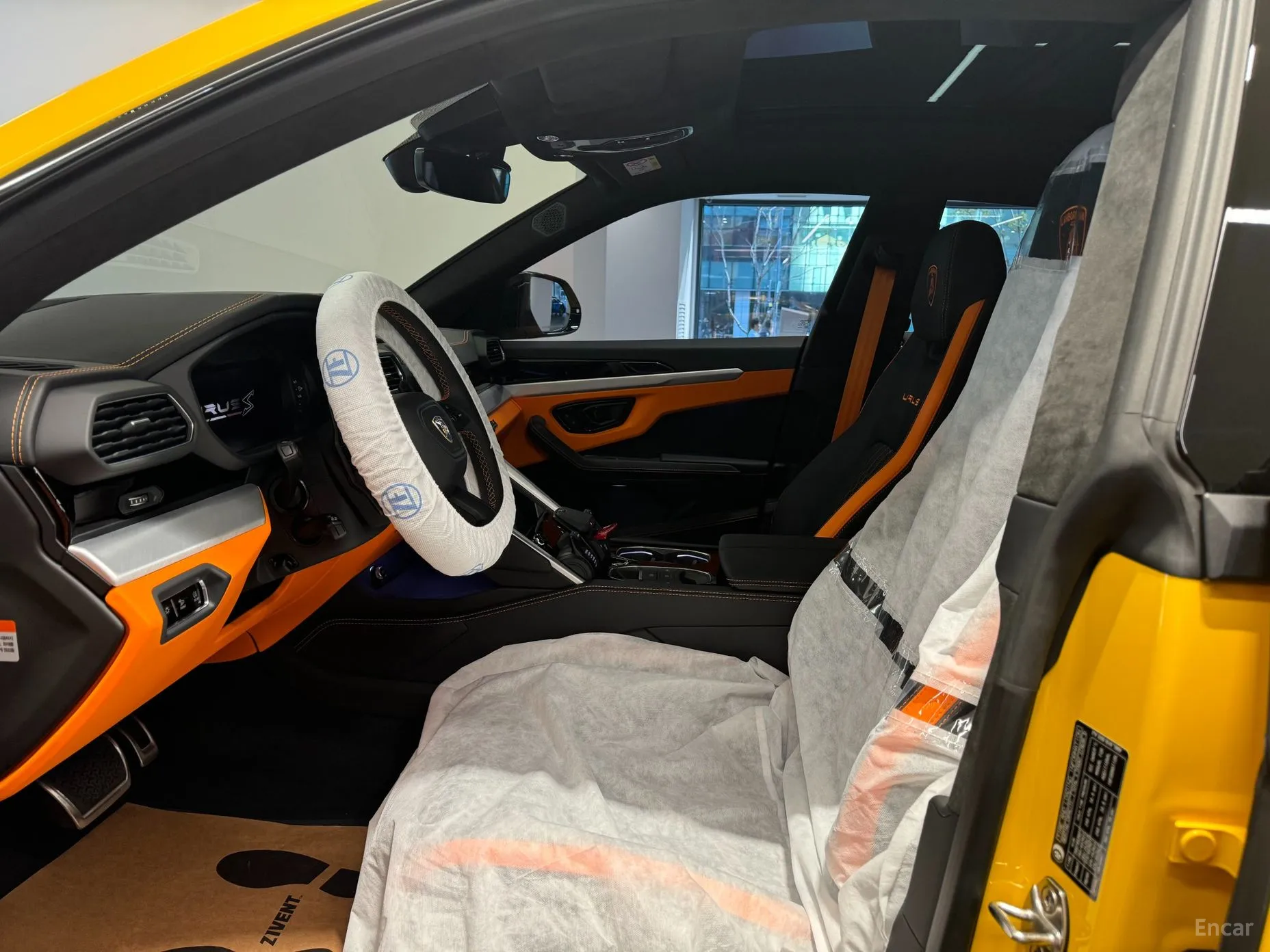 Lamborghini Urus превью 19
