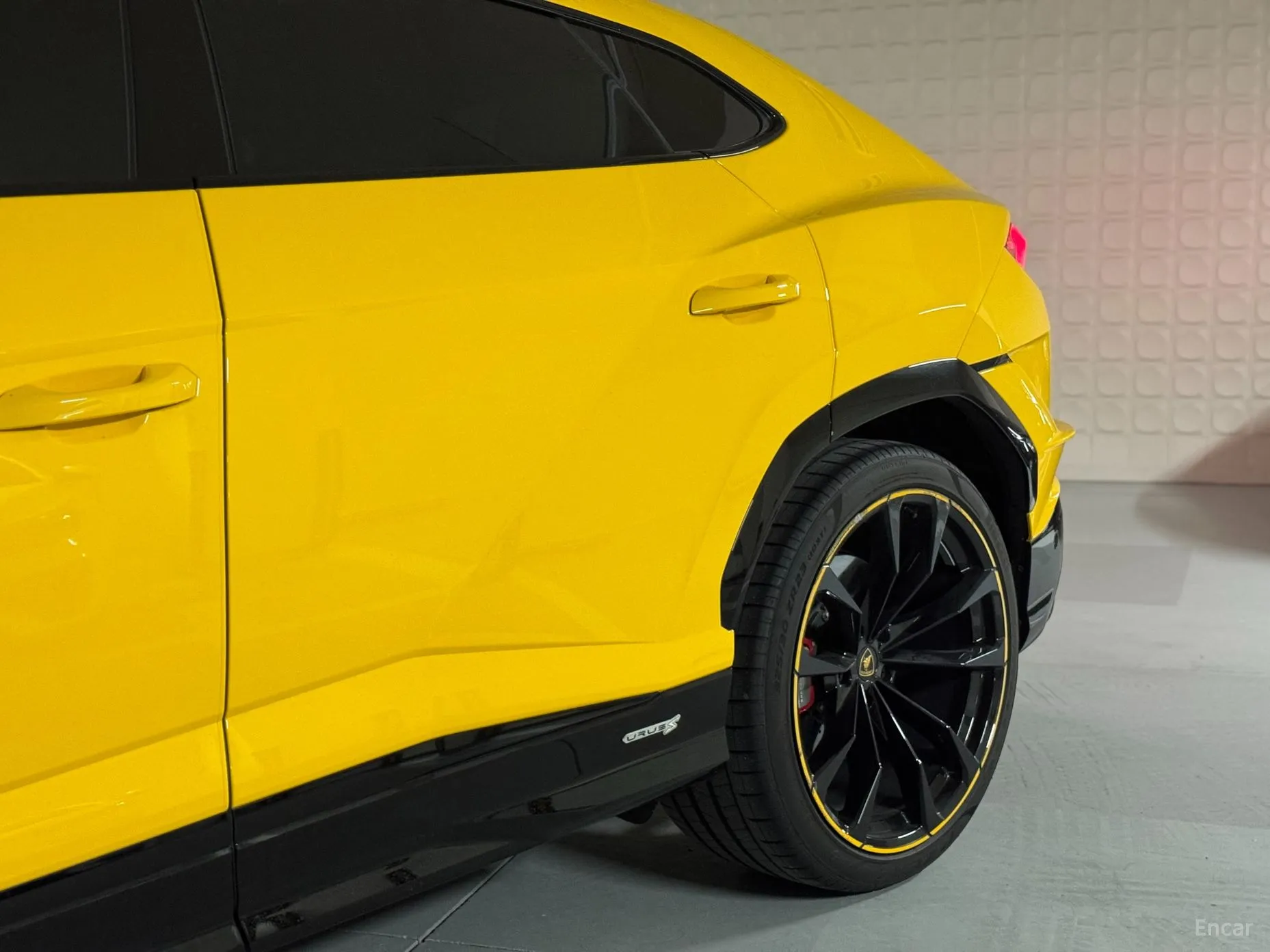 Lamborghini Urus превью 7