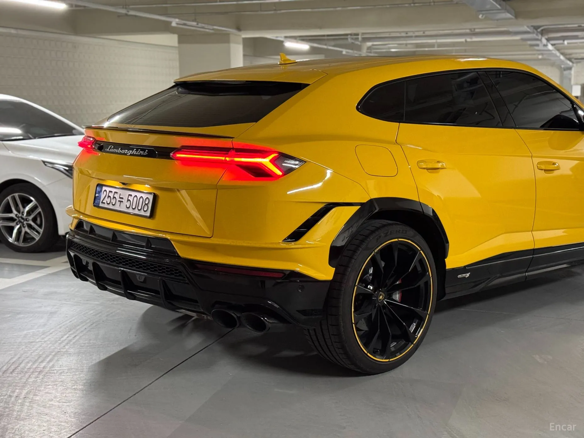 Lamborghini Urus превью 9