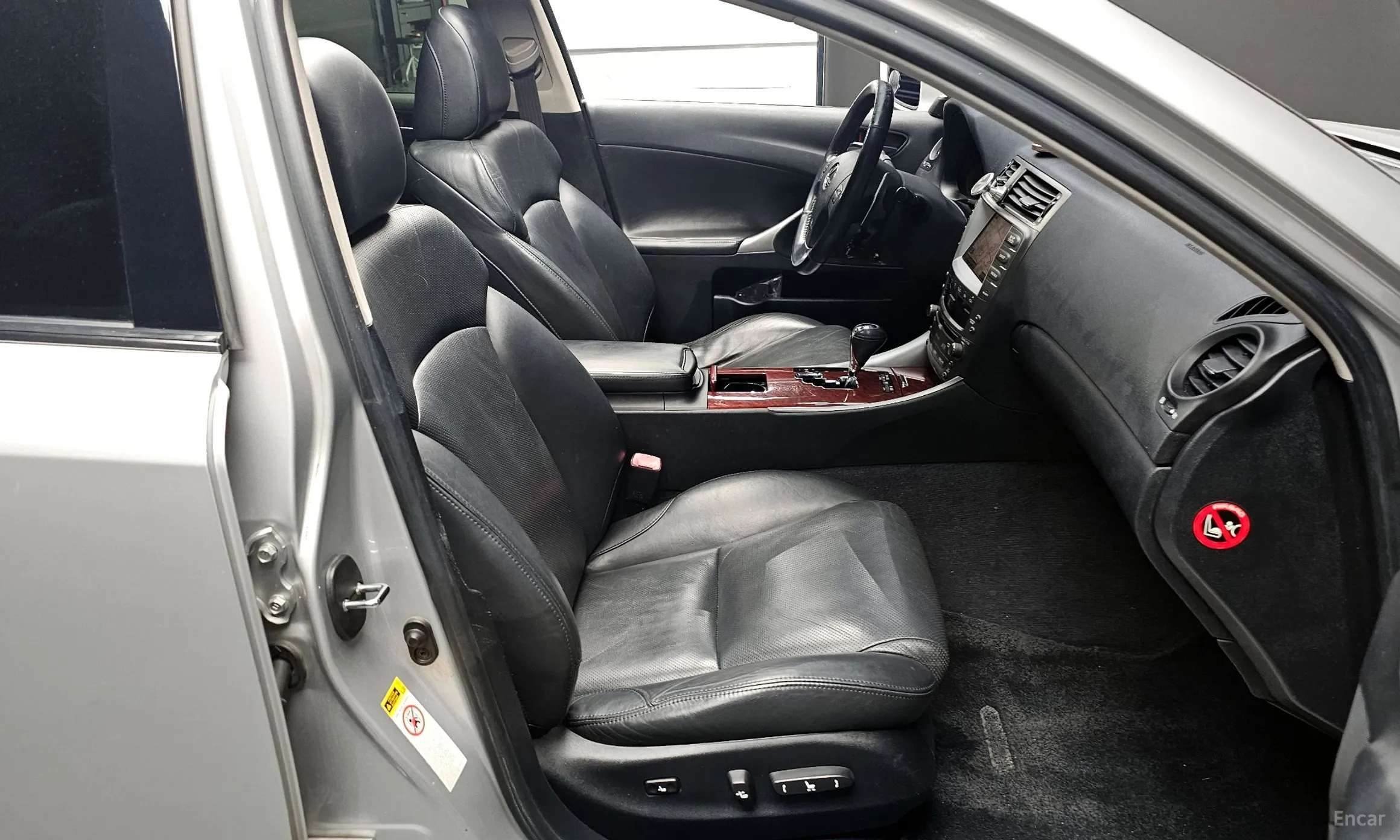 Lexus IS250 превью 10