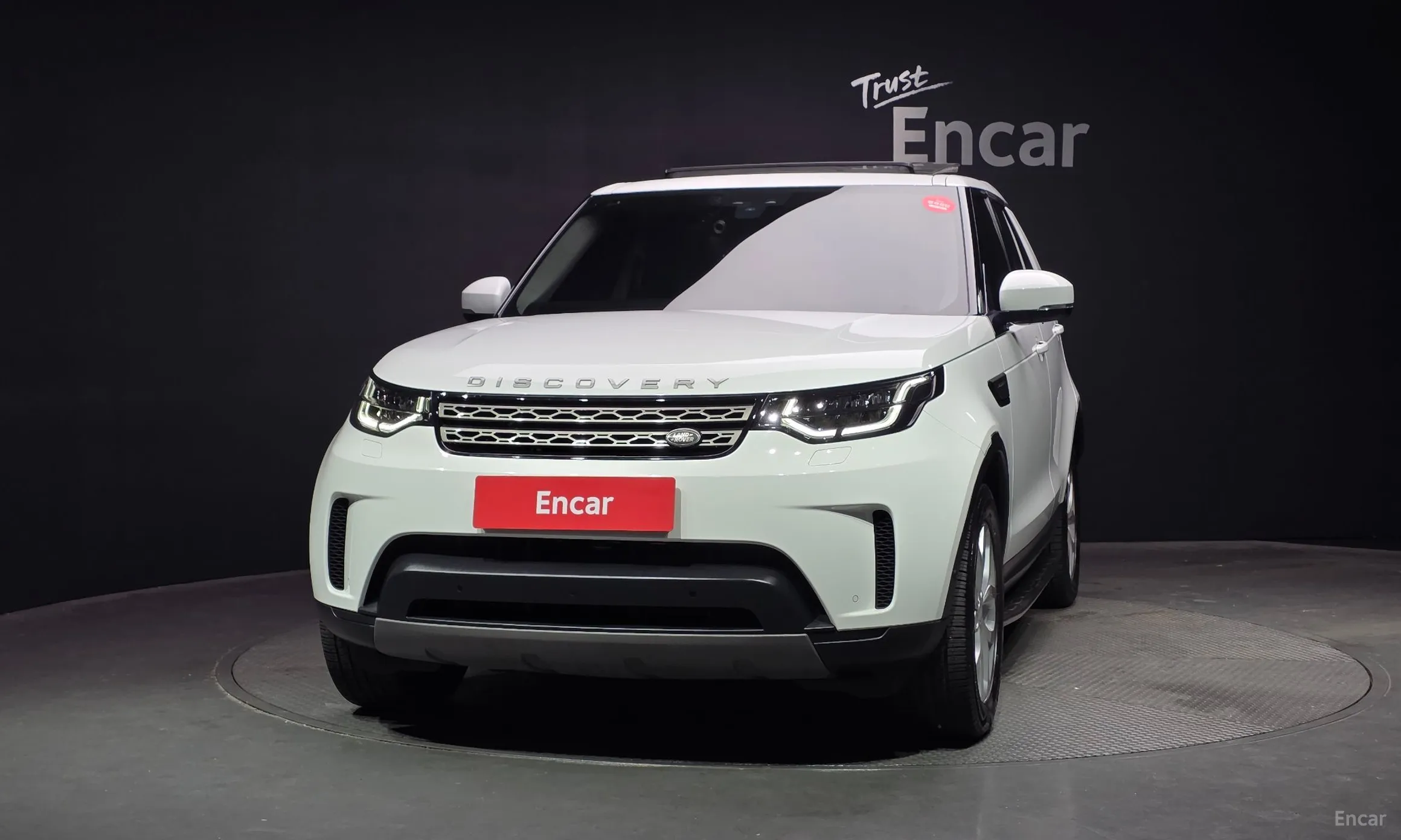 Land Rover Discovery 5 превью 3