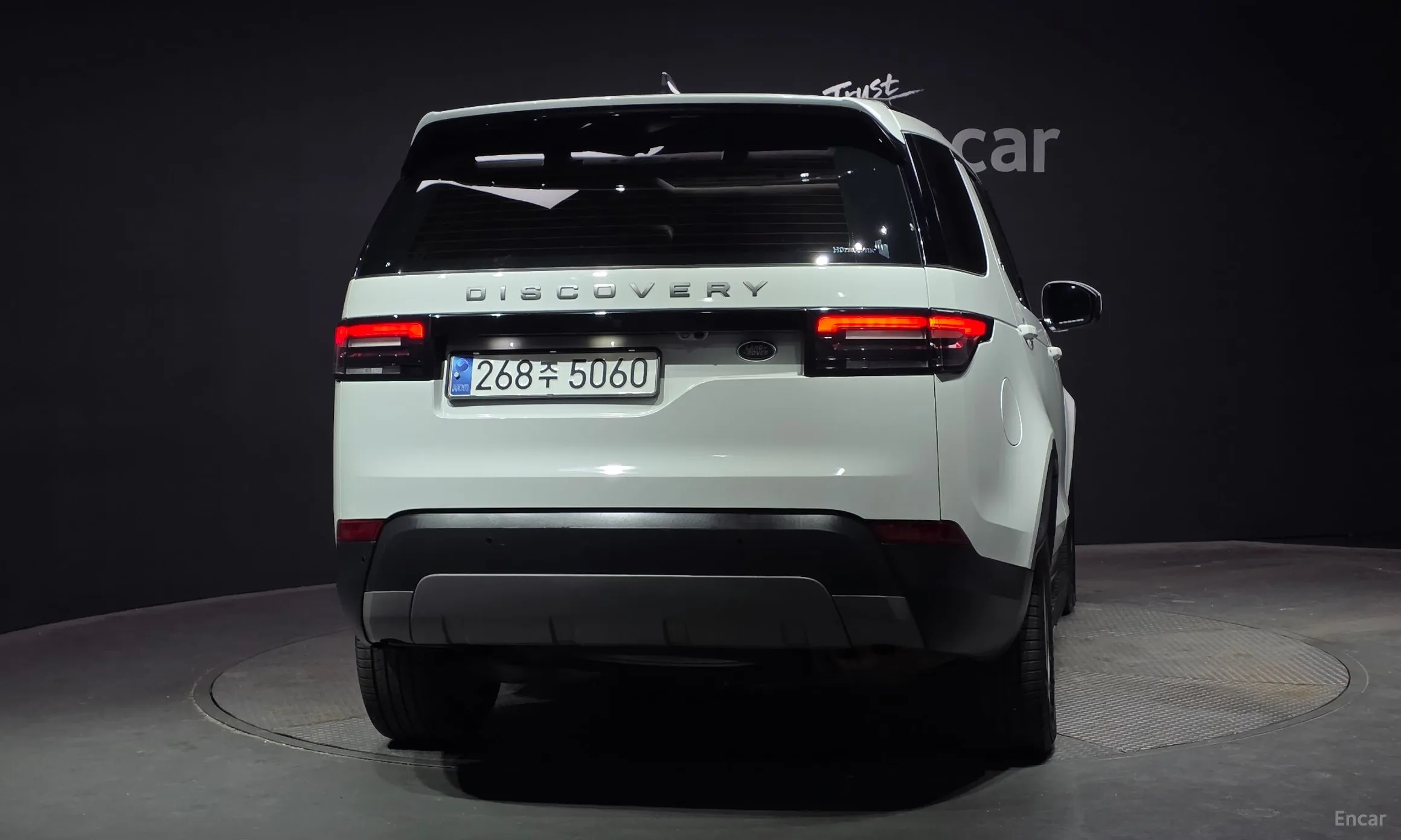 Land Rover Discovery 5 превью 4
