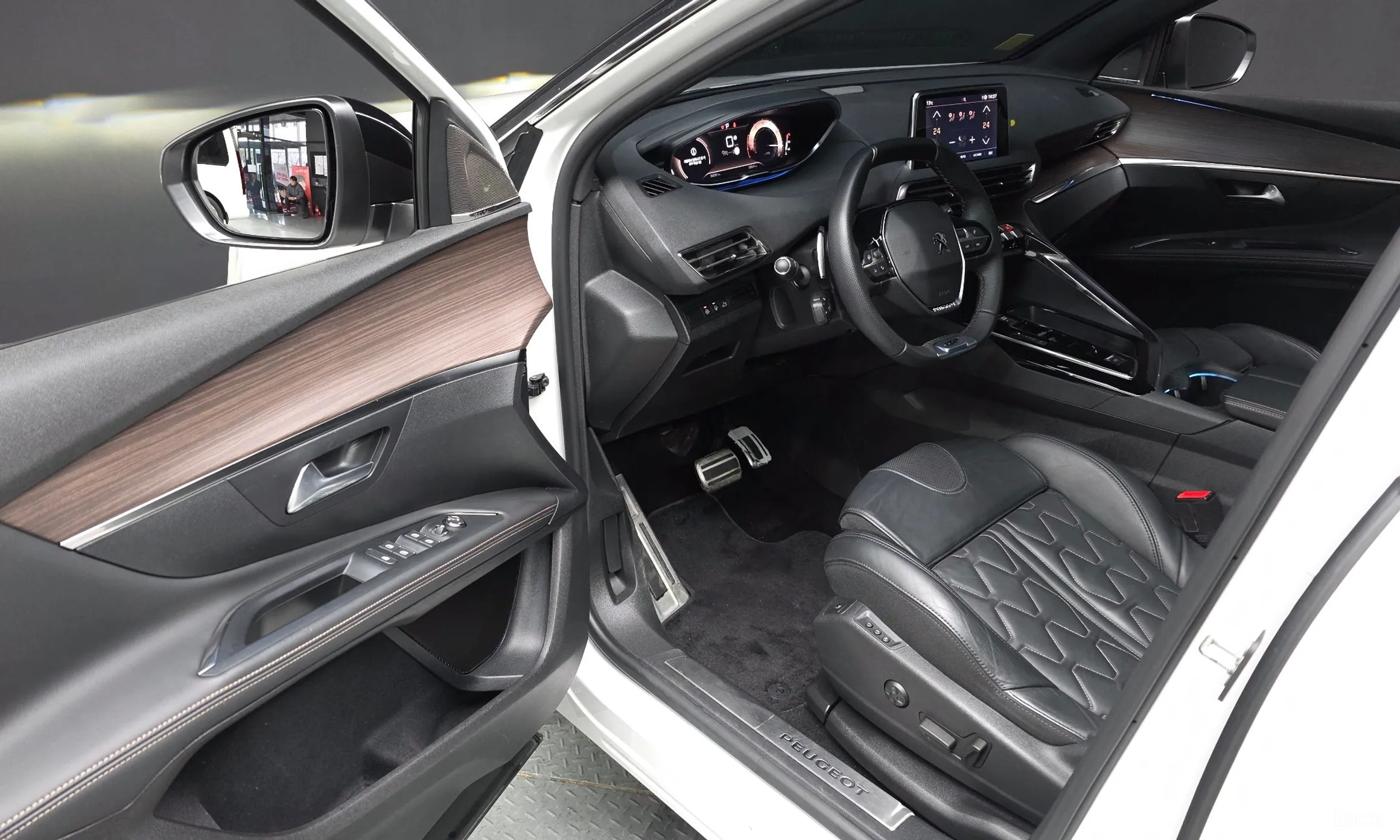 Peugeot 5008 2nd generation превью 12