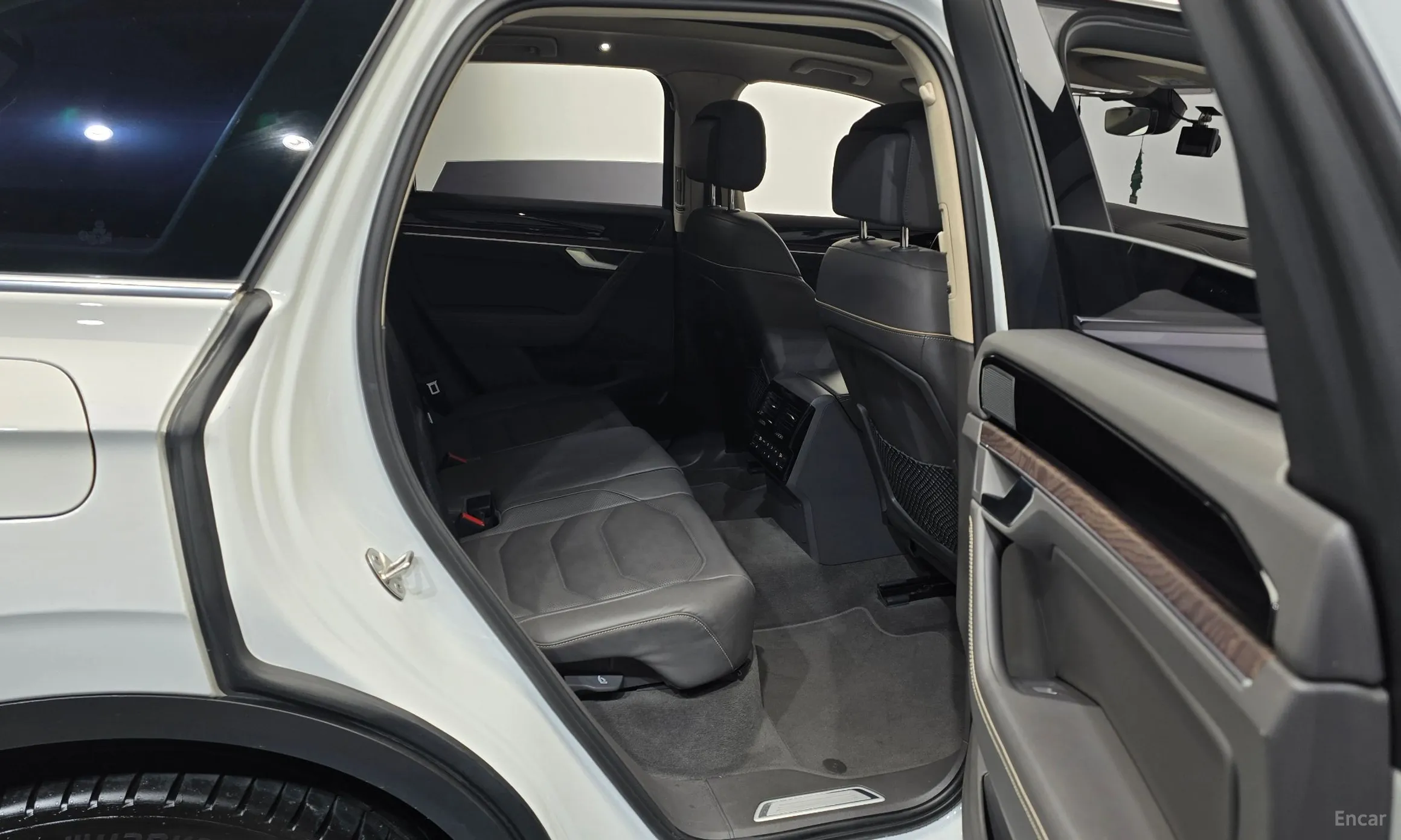 Volkswagen Touareg 3rd Generation превью 12
