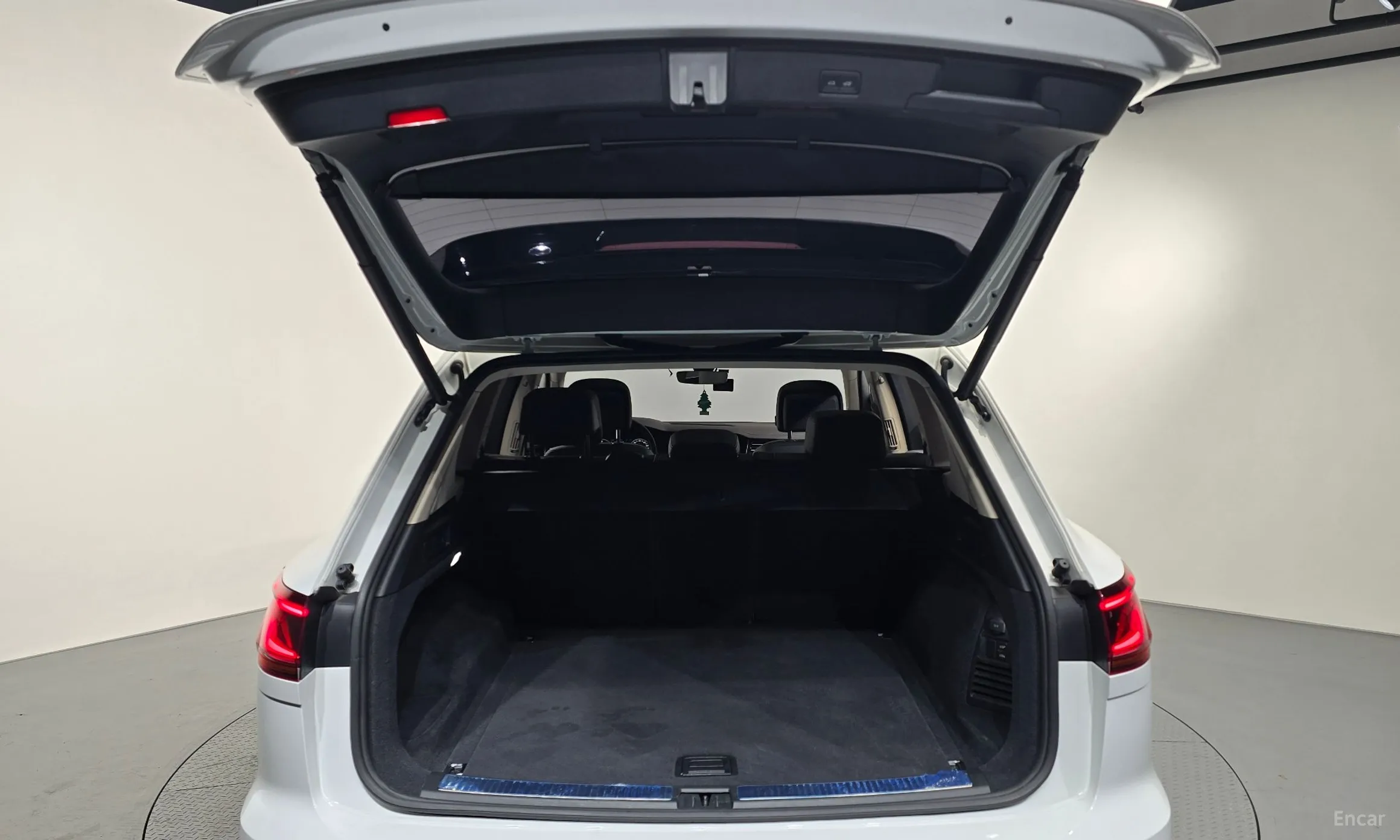 Volkswagen Touareg 3rd Generation превью 20