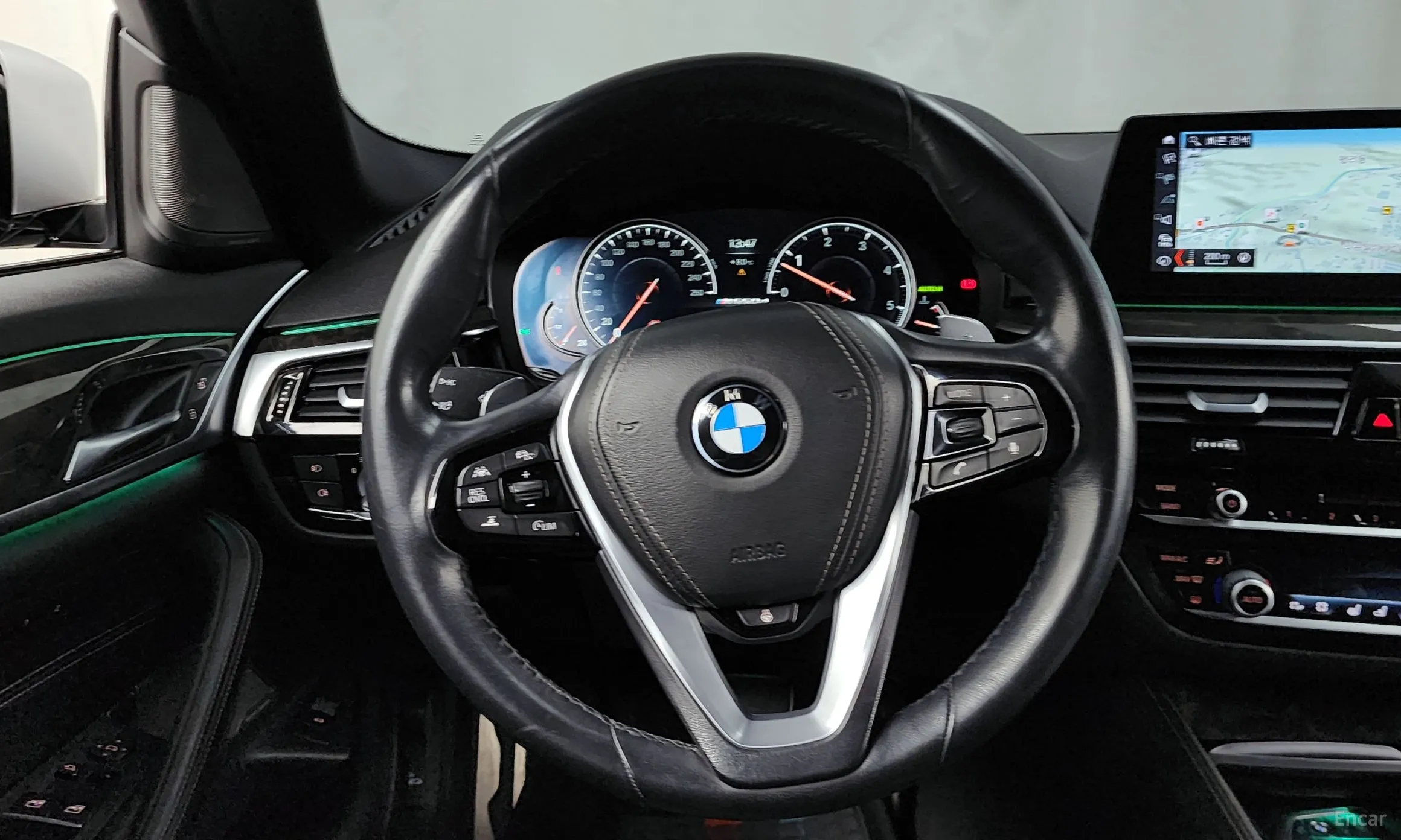 BMW 5 Series (G30) превью 13