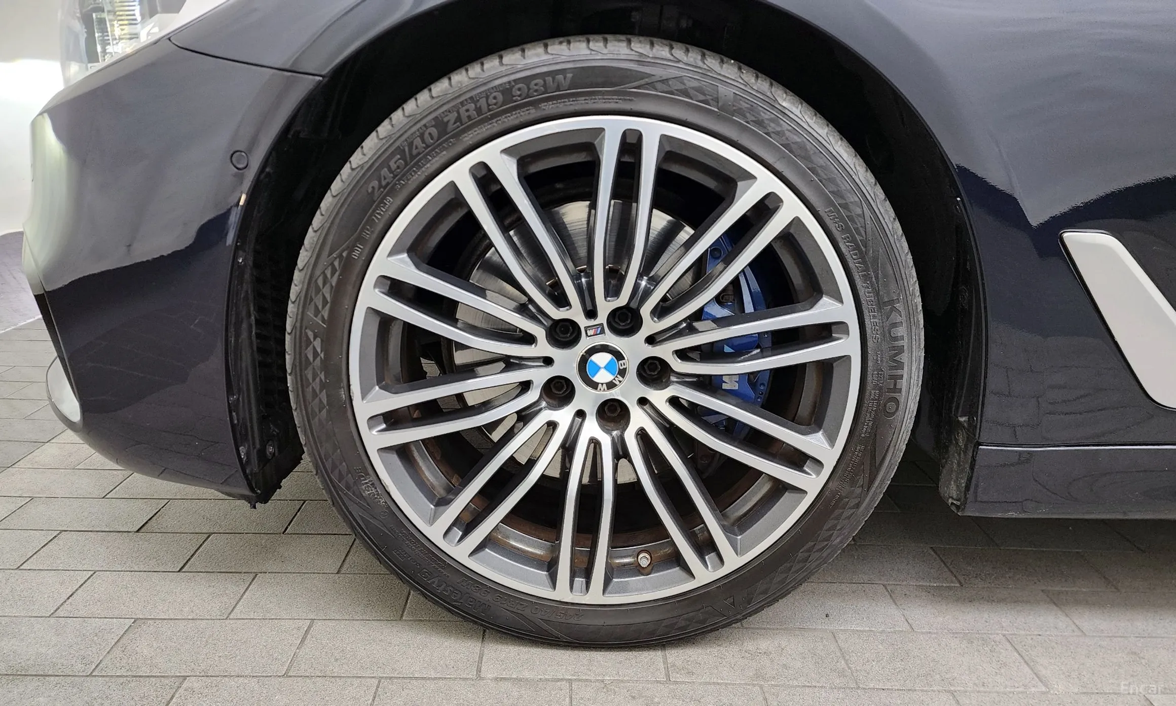 BMW 5 Series (G30) превью 5