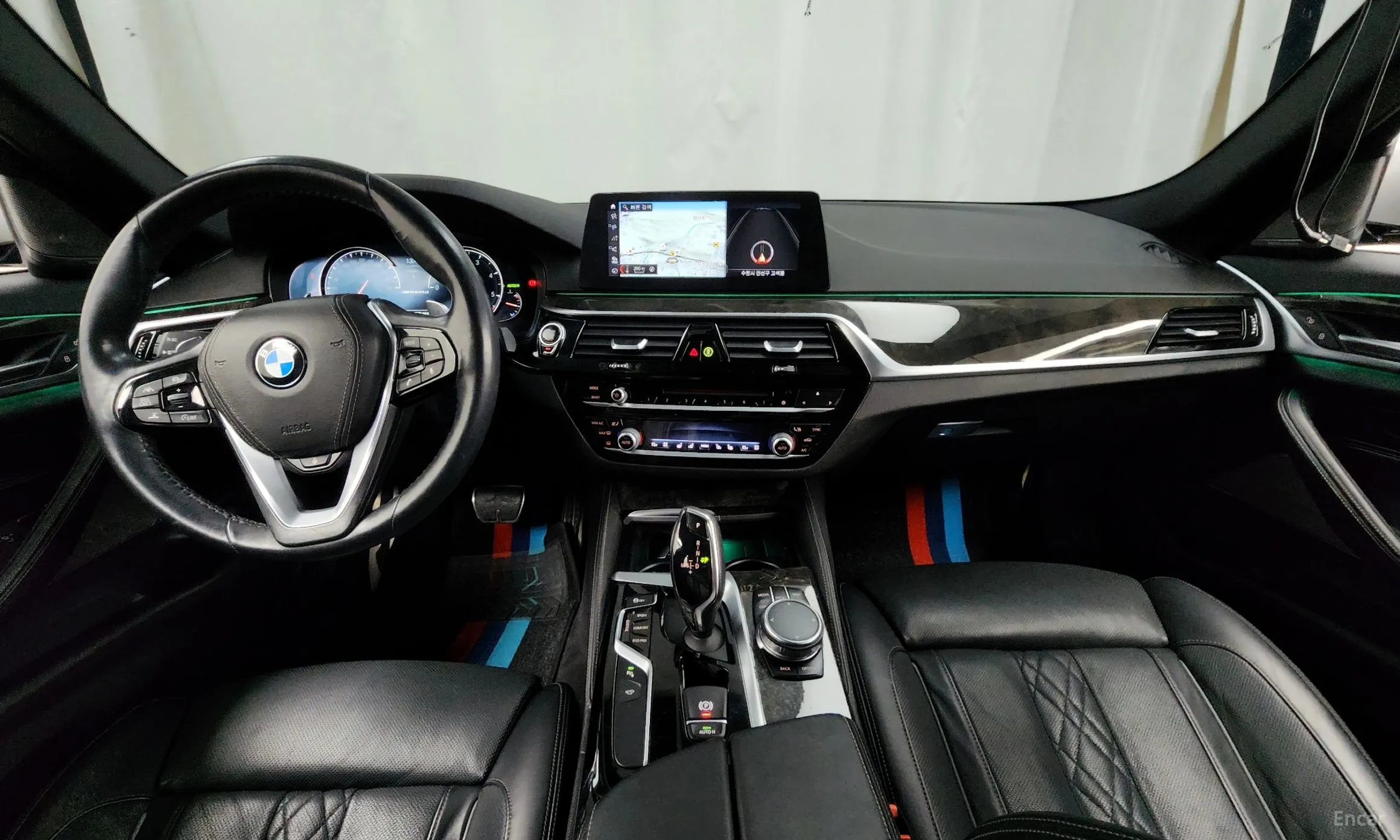 BMW 5 Series (G30) превью 7