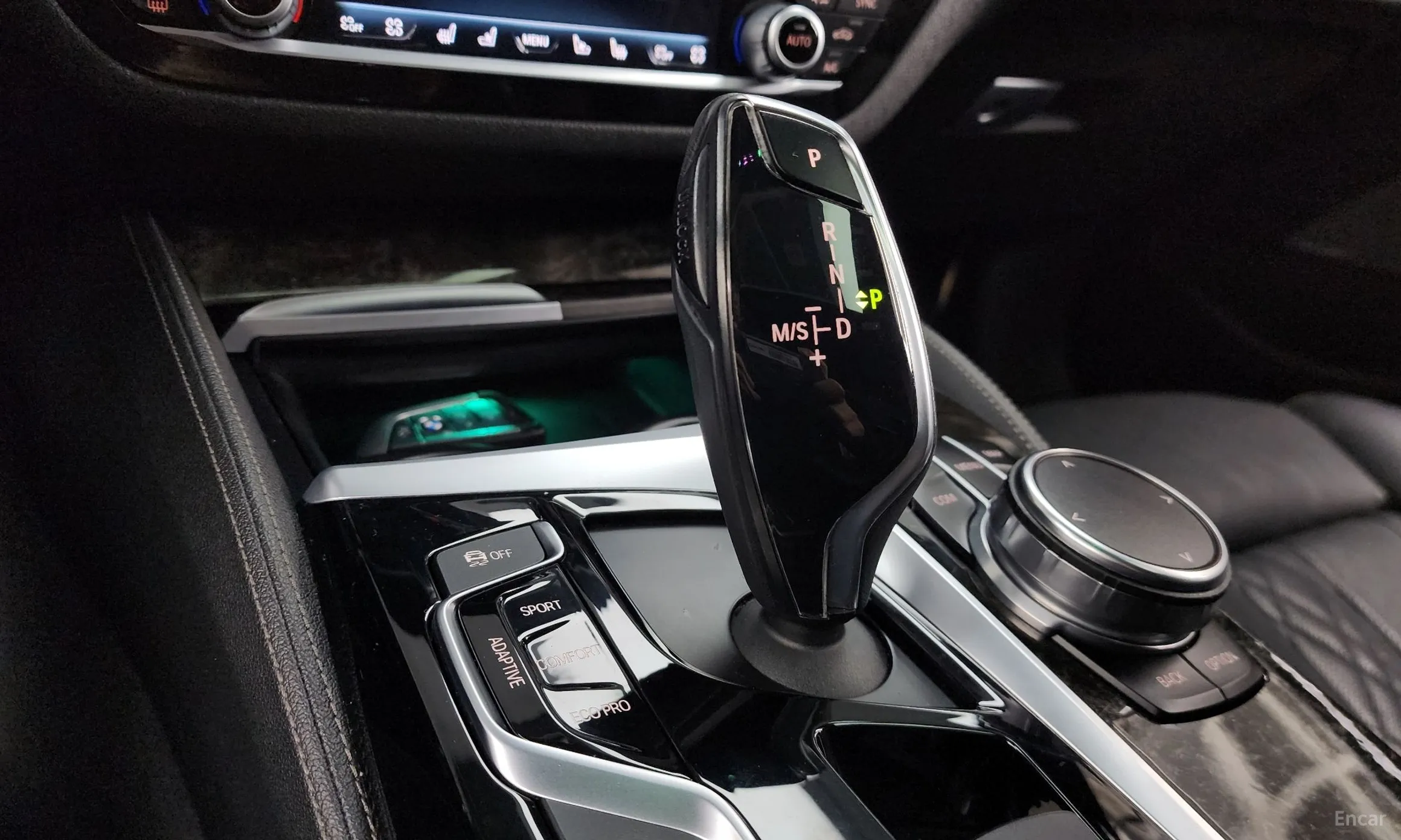 BMW 5 Series (G30) превью 9
