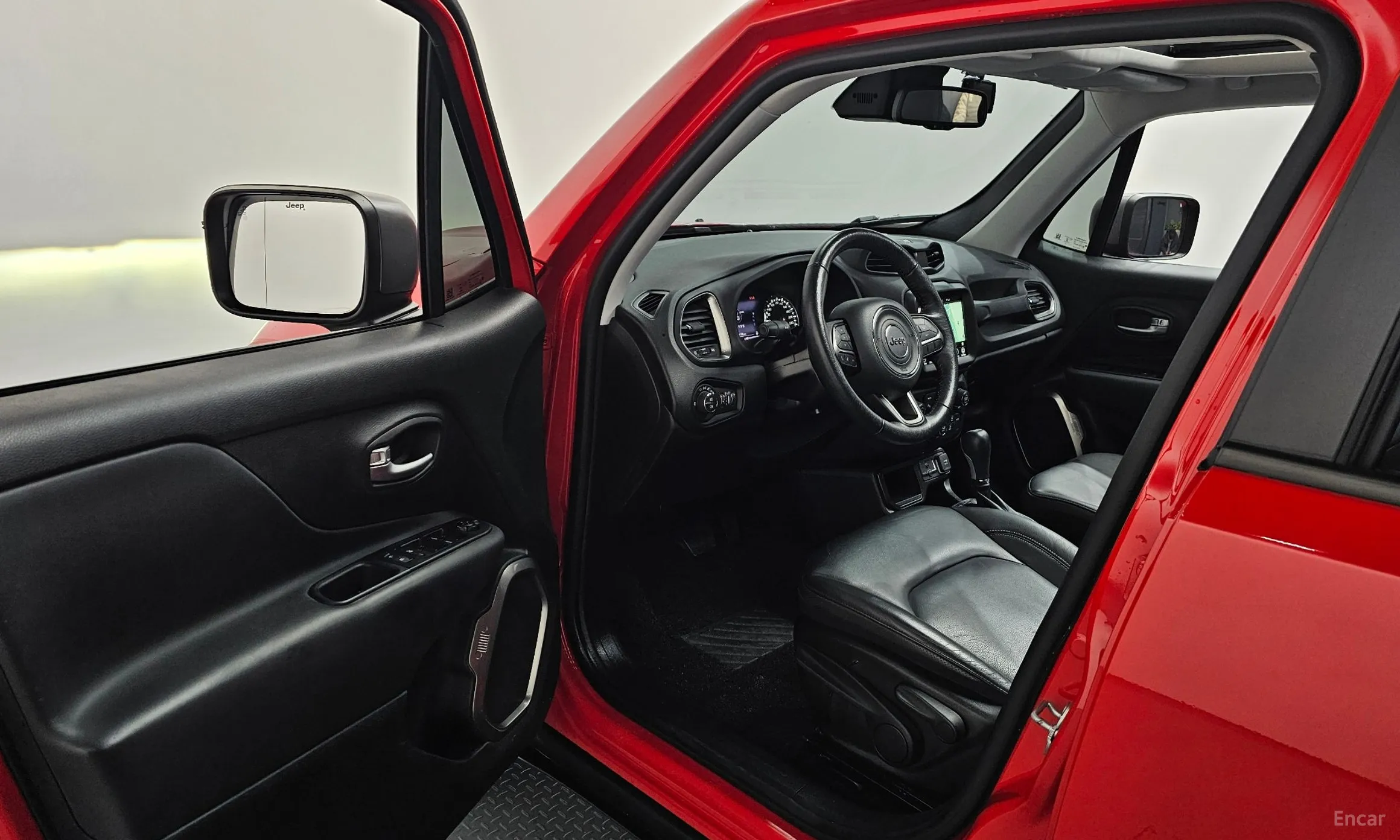 Jeep Renegade превью 10