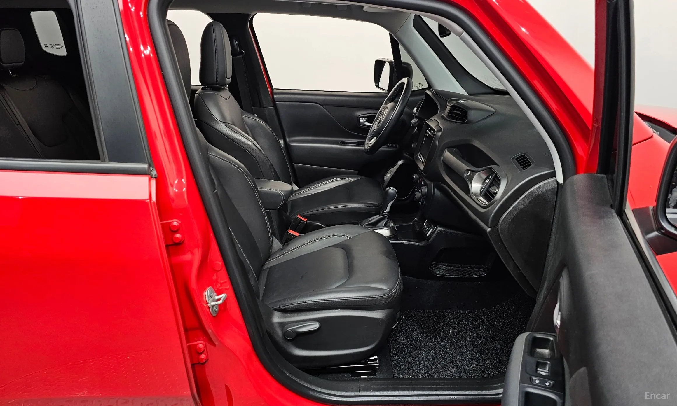 Jeep Renegade превью 11