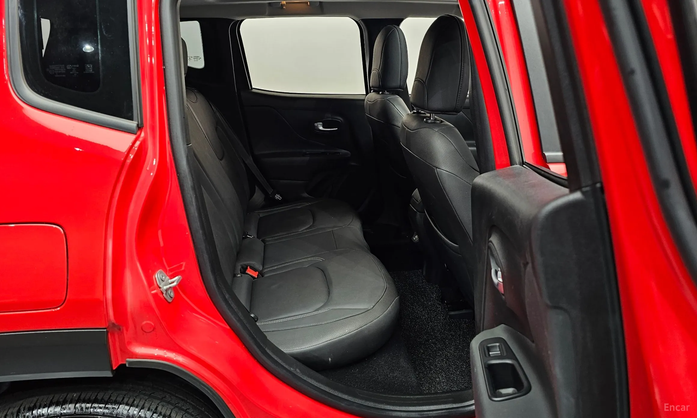 Jeep Renegade превью 12