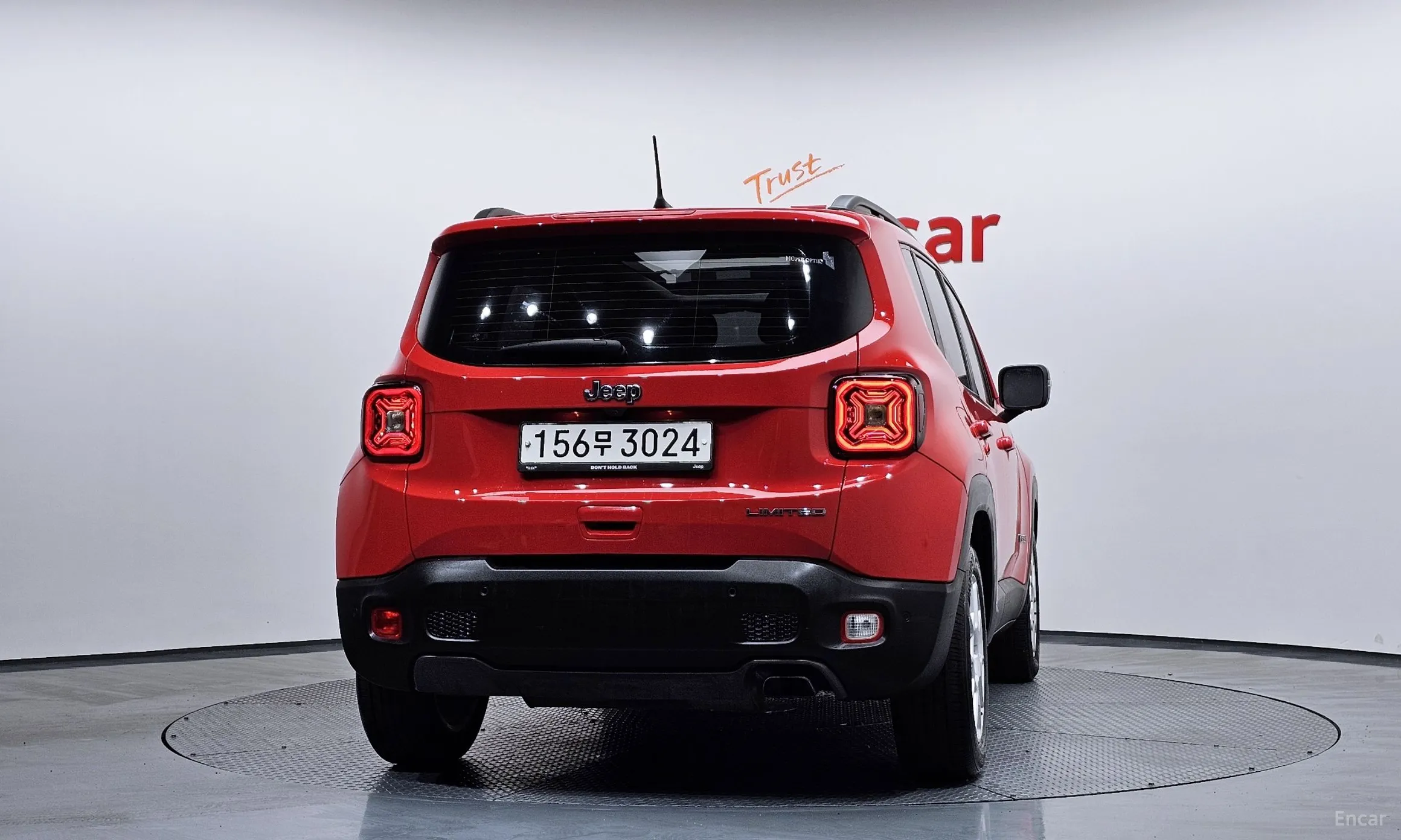 Jeep Renegade превью 4