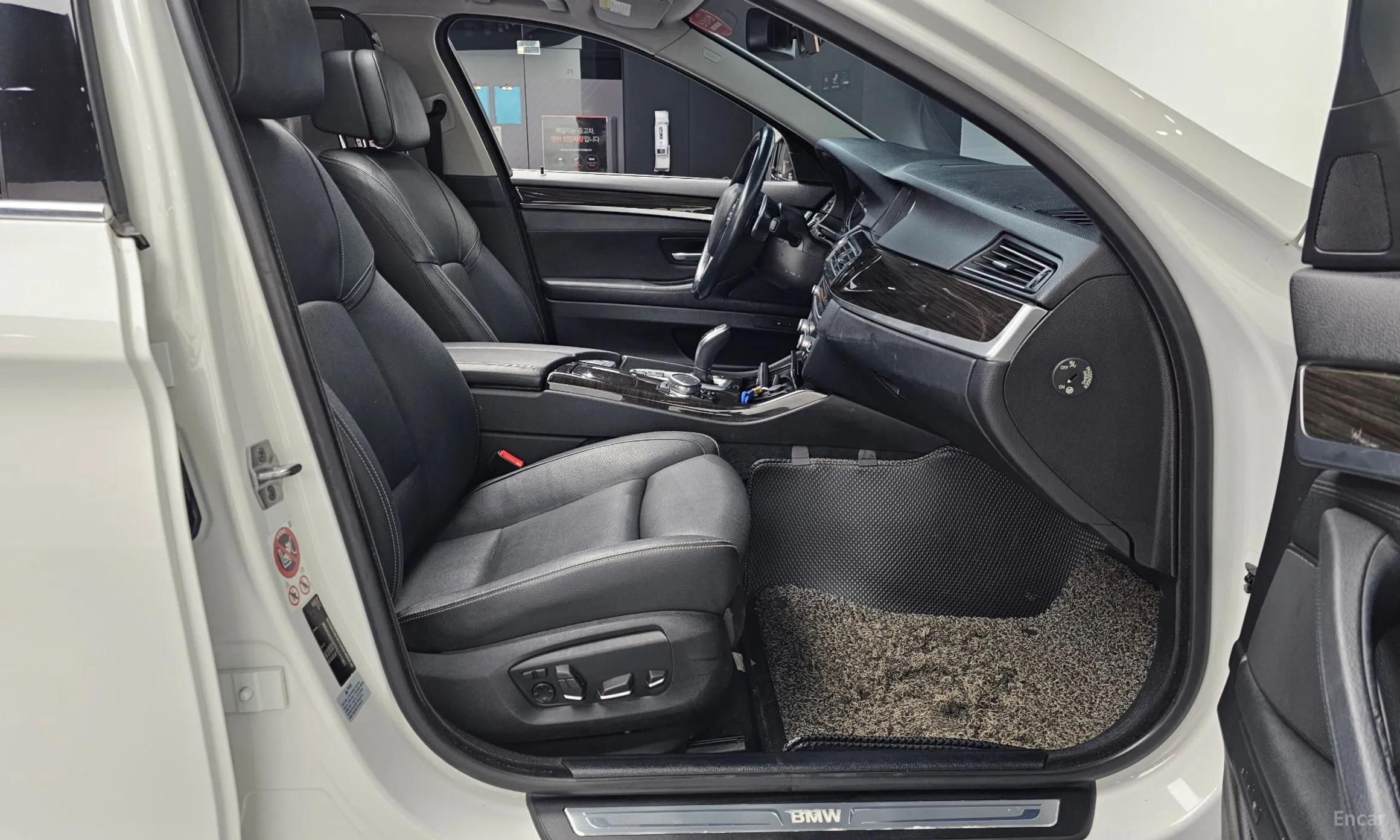 BMW 5 Series (F10) превью 11