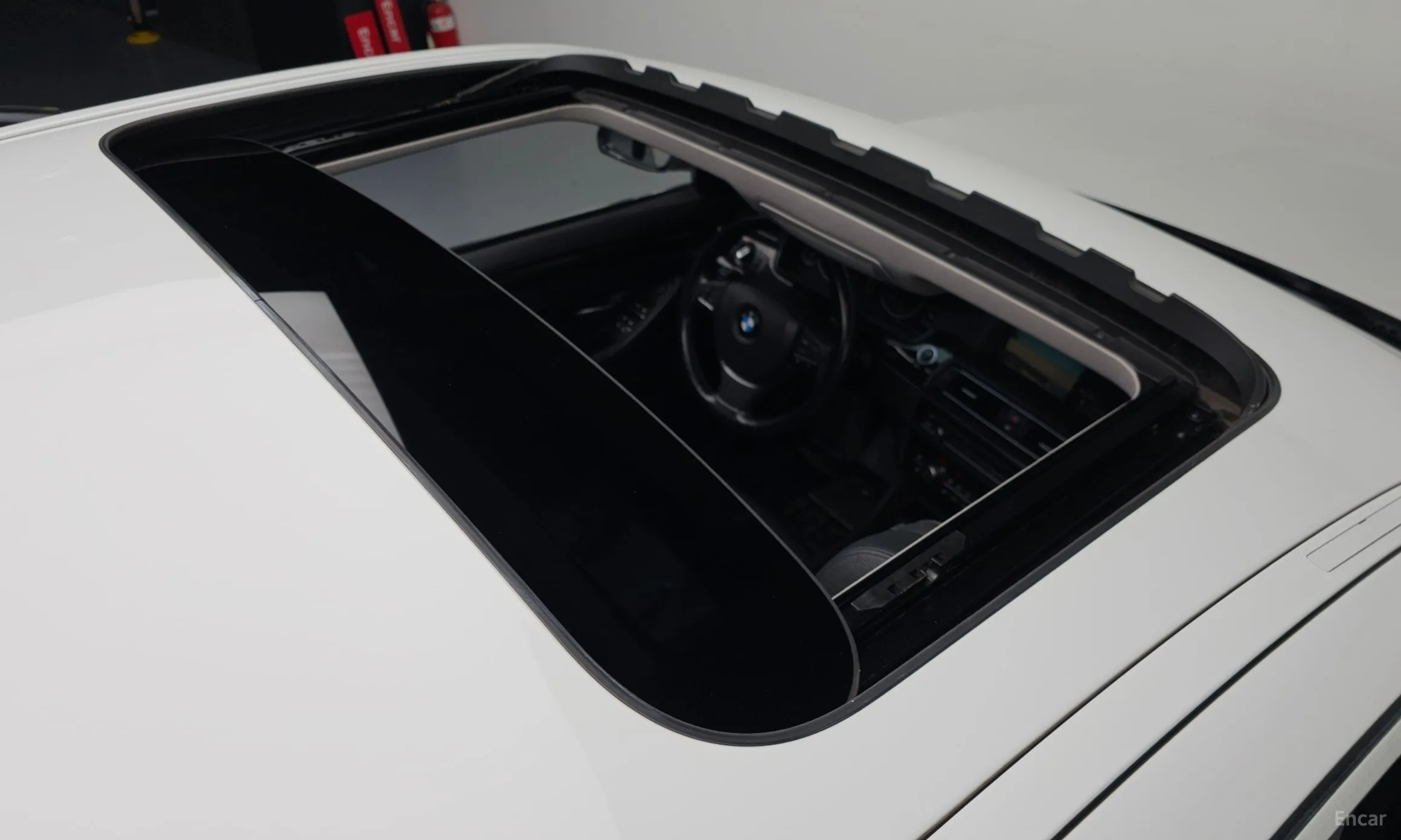 BMW 5 Series (F10) превью 19