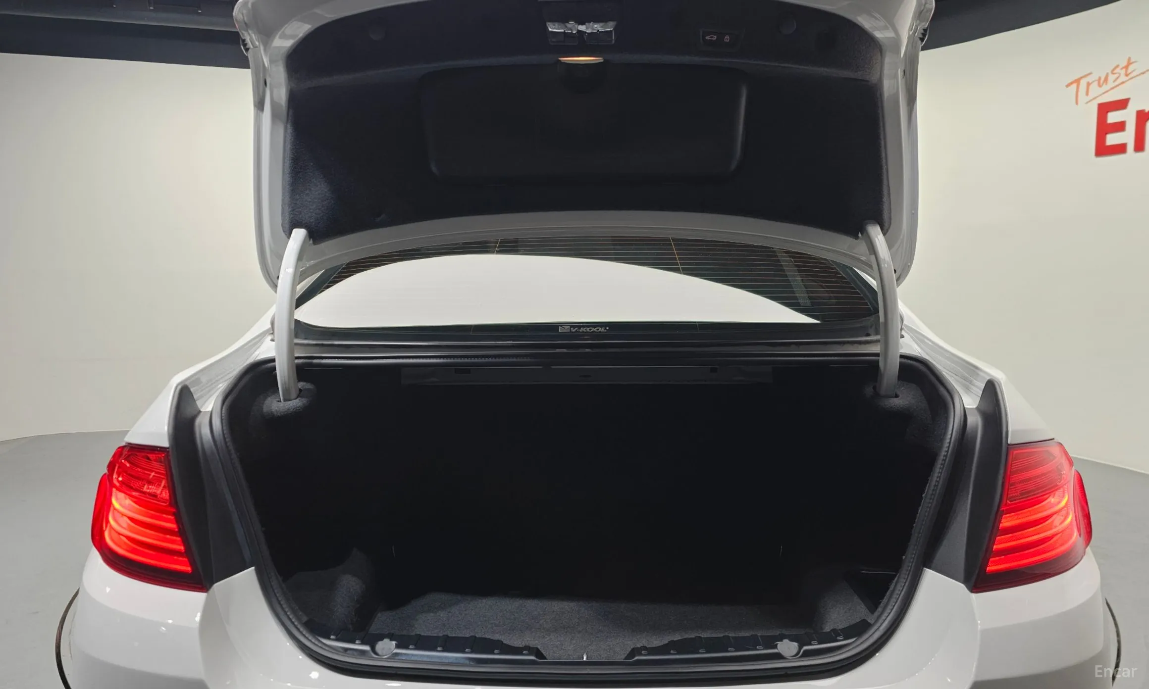 BMW 5 Series (F10) превью 20