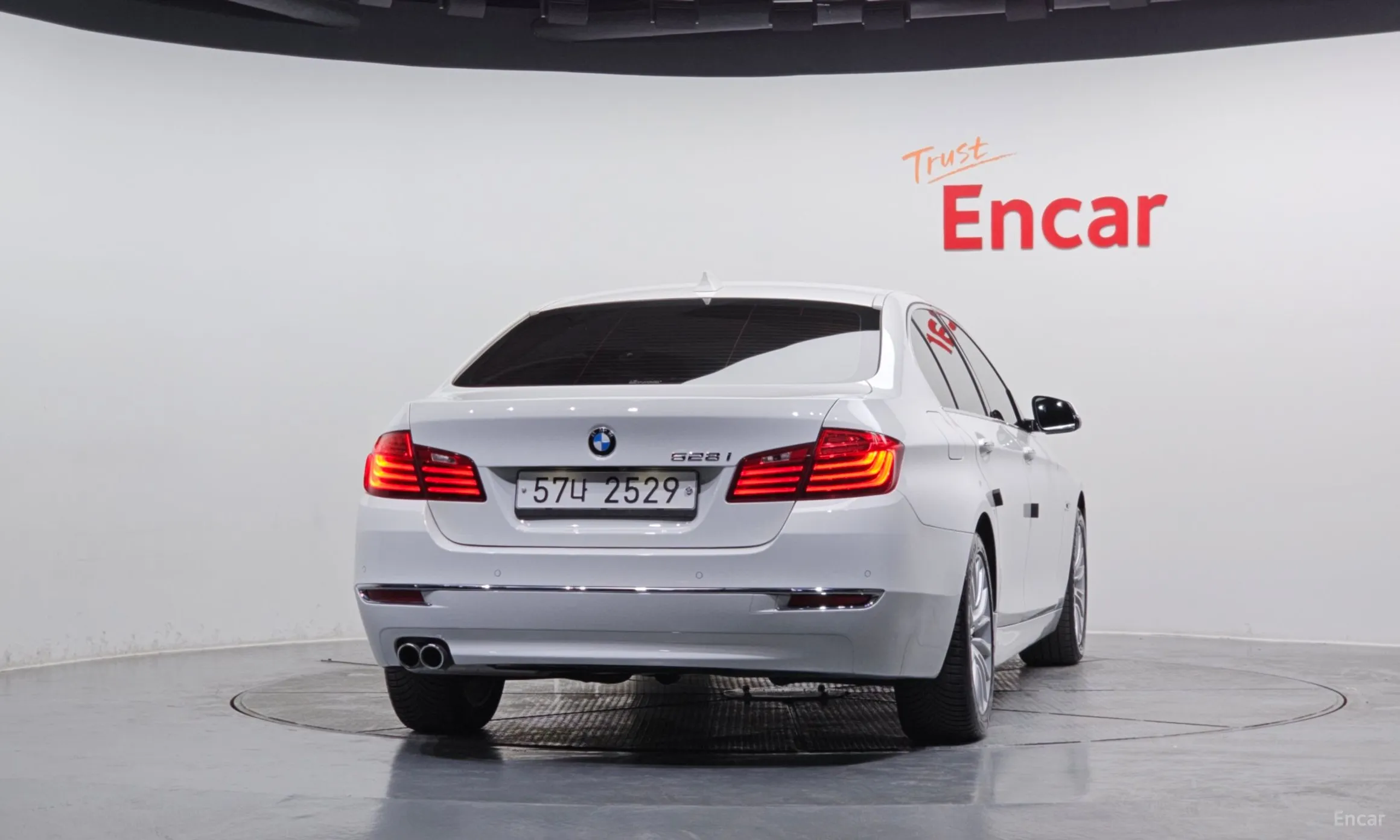 BMW 5 Series (F10) превью 4