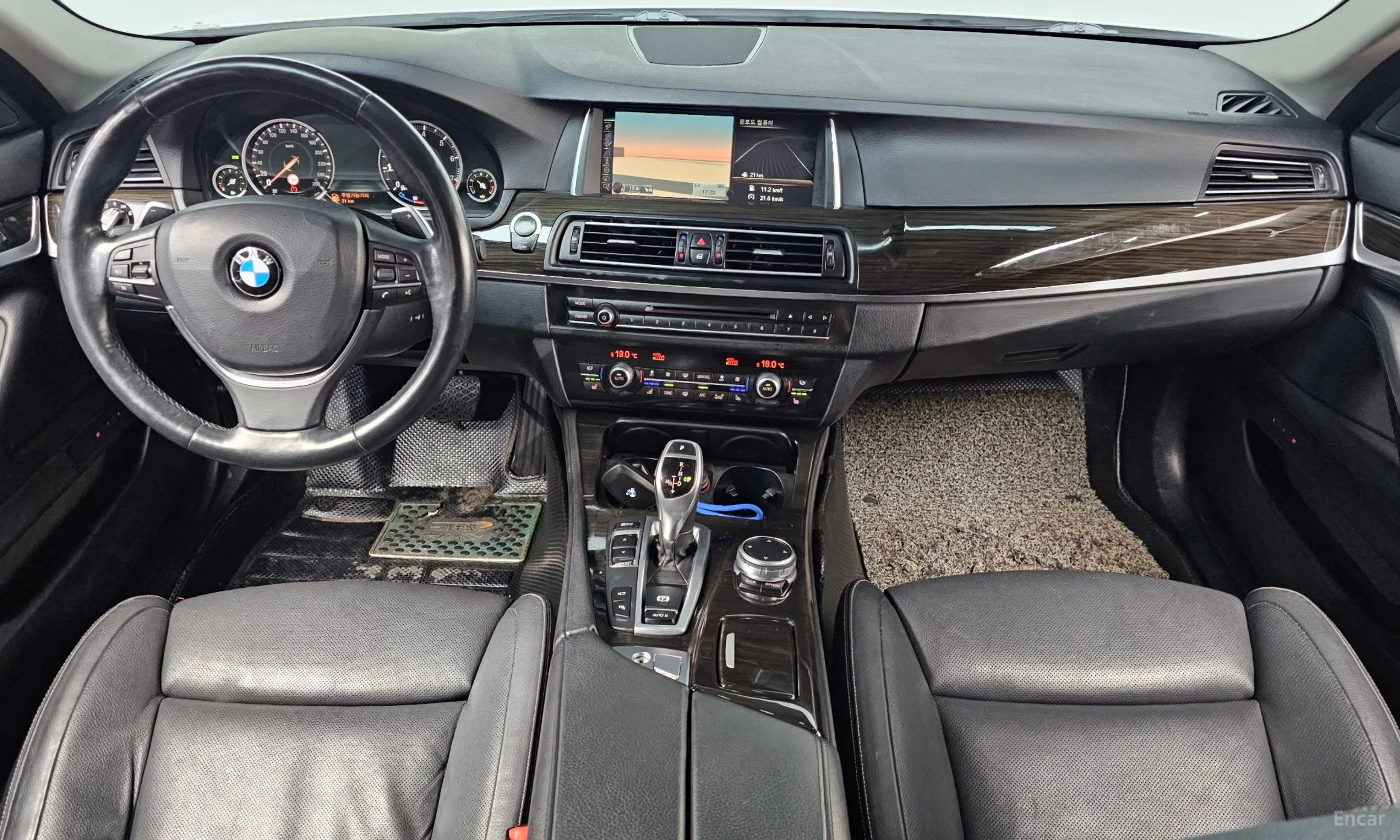 BMW 5 Series (F10) превью 7