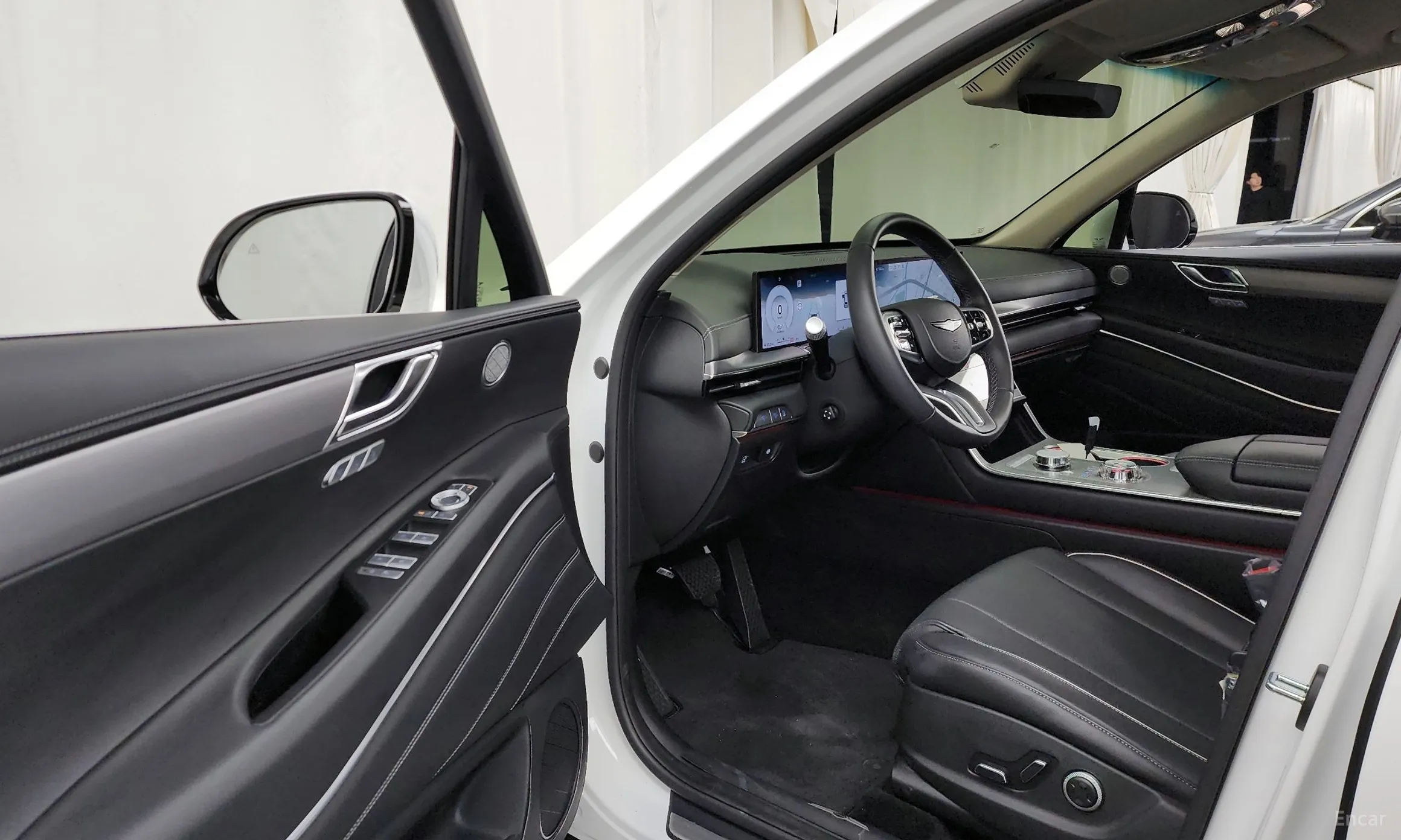 Genesis GV80 превью 10