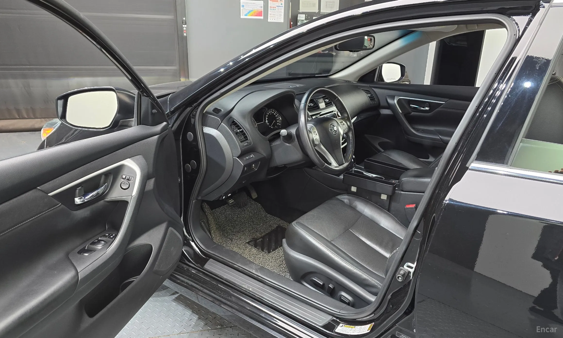 Nissan Altima превью 10
