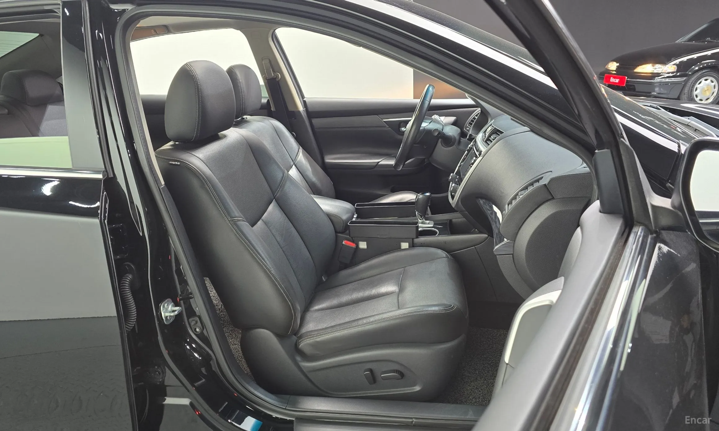 Nissan Altima превью 12