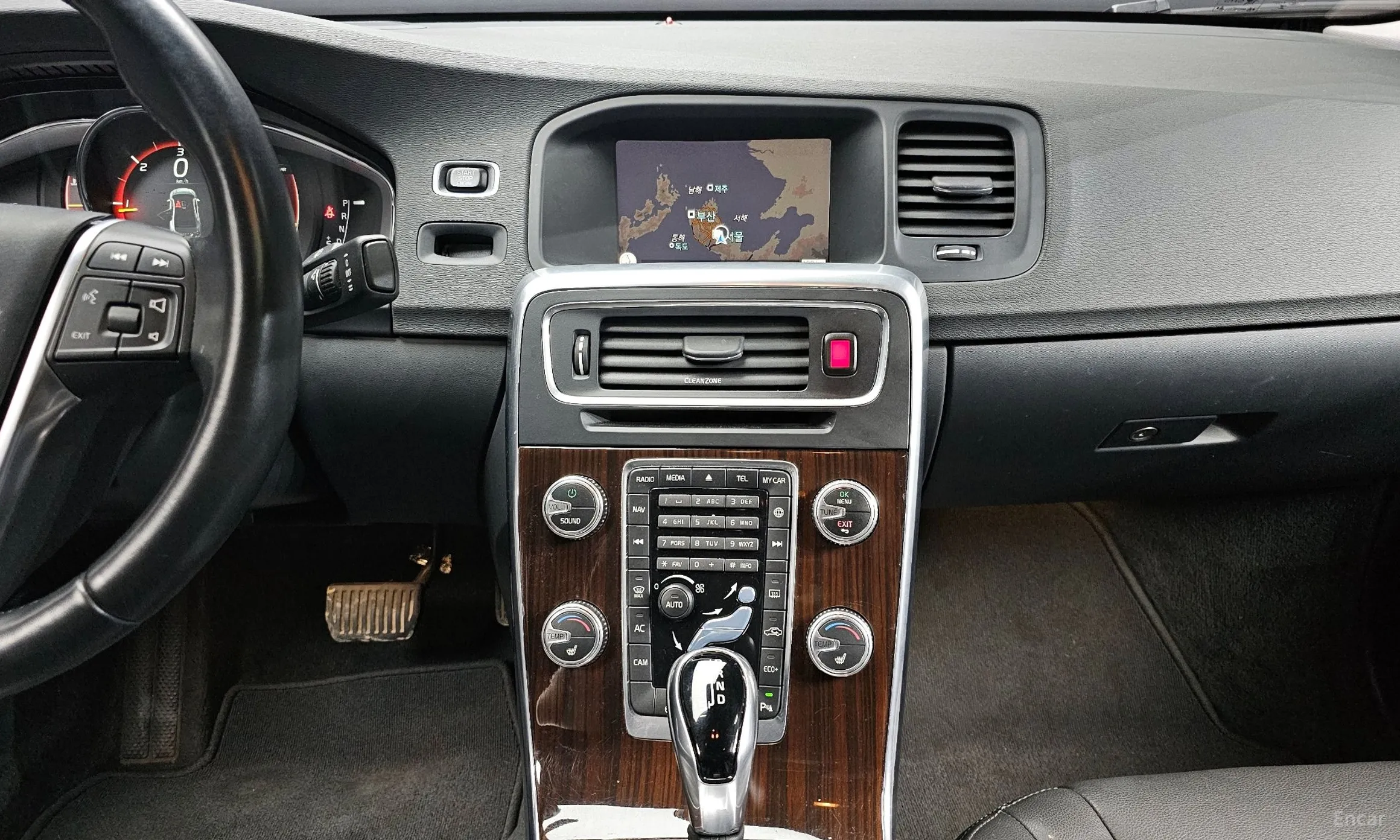Volvo S60 превью 14