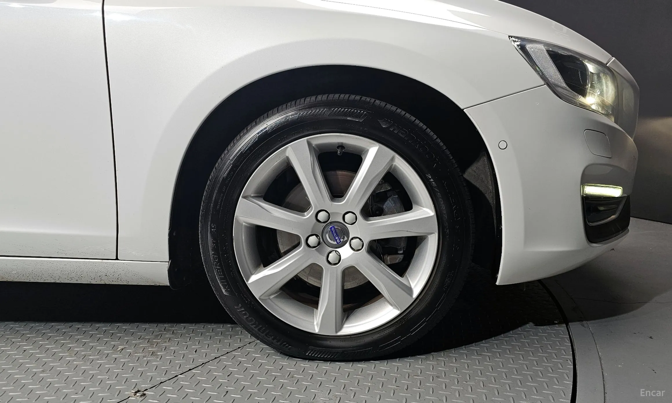 Volvo S60 превью 5