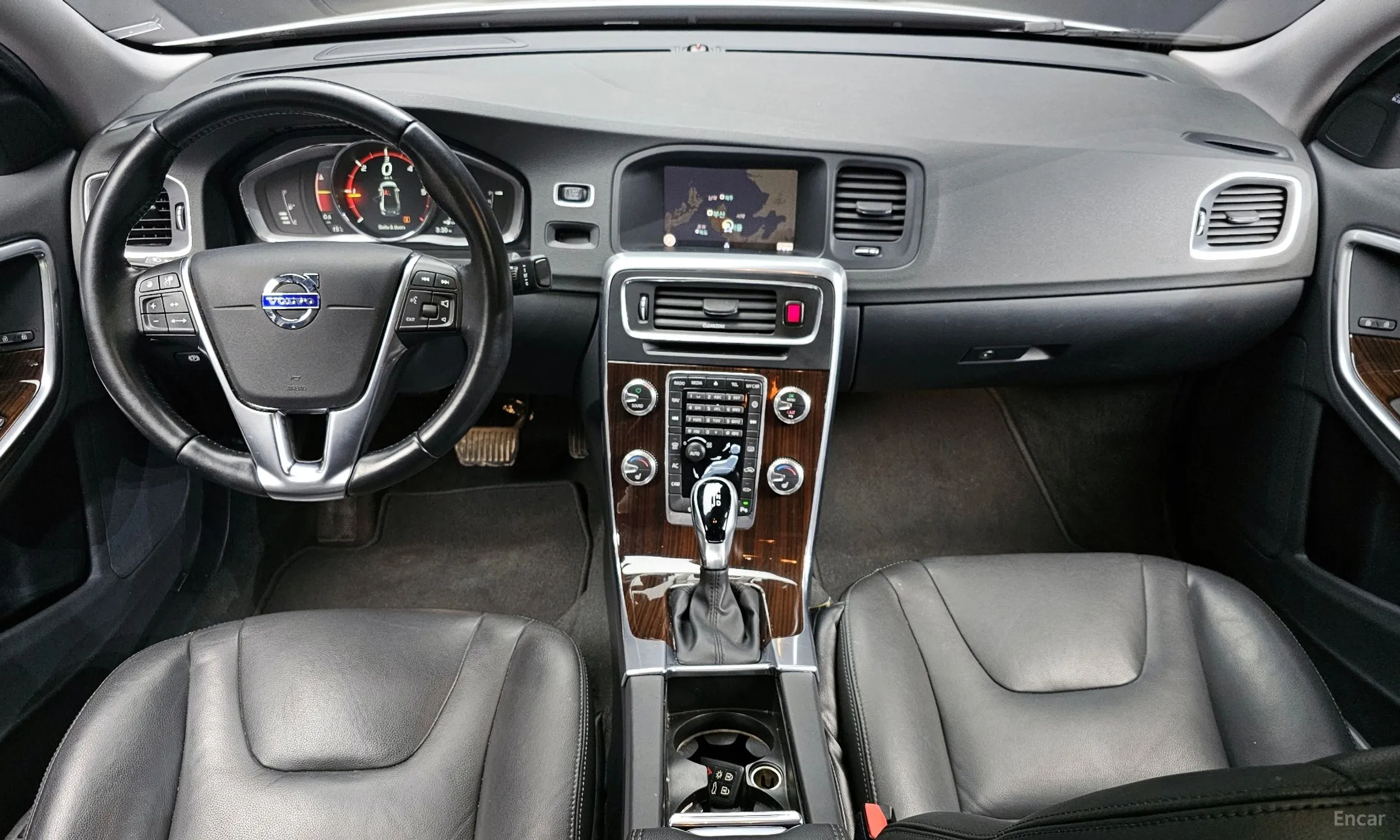 Volvo S60 превью 7