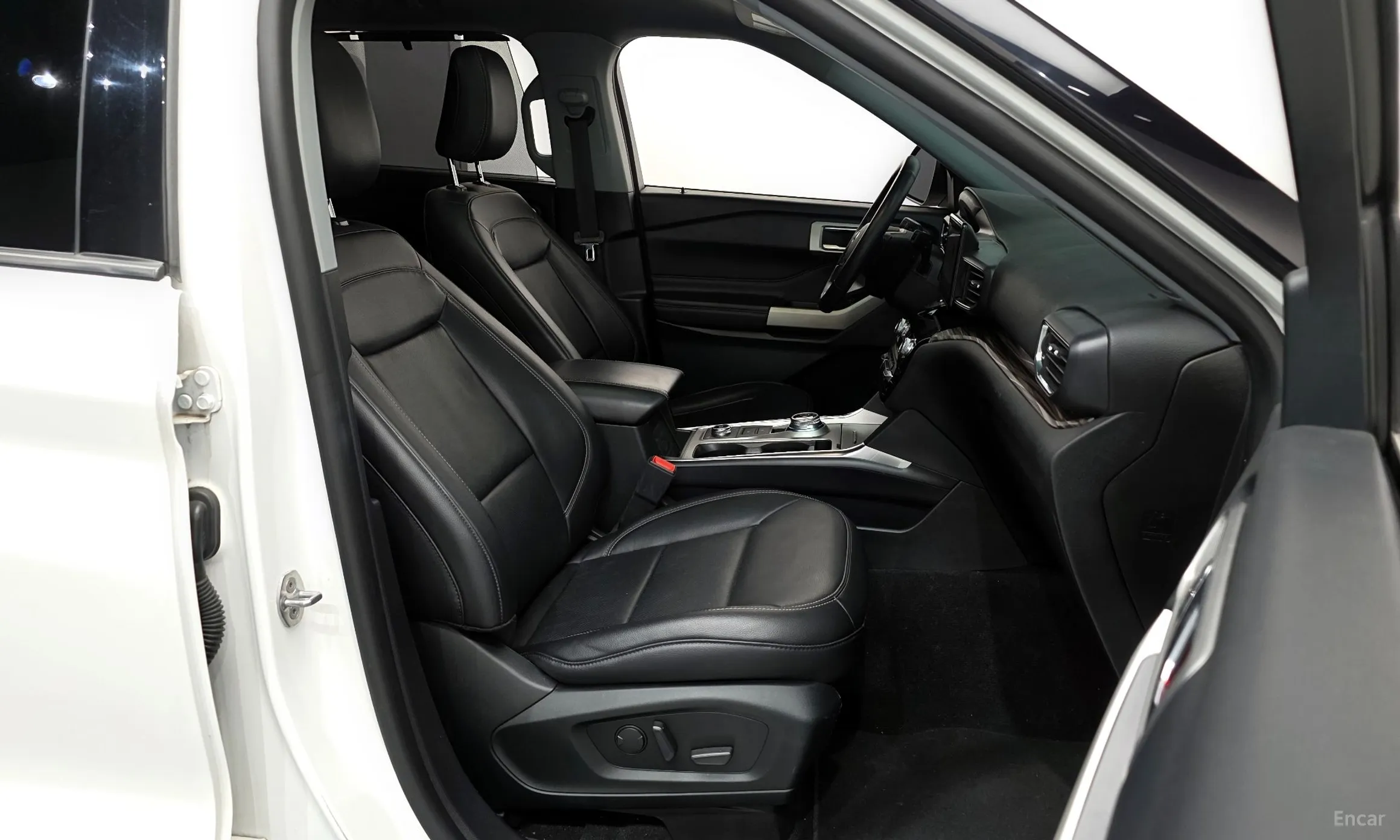 Ford Explorer 6th Generation превью 11