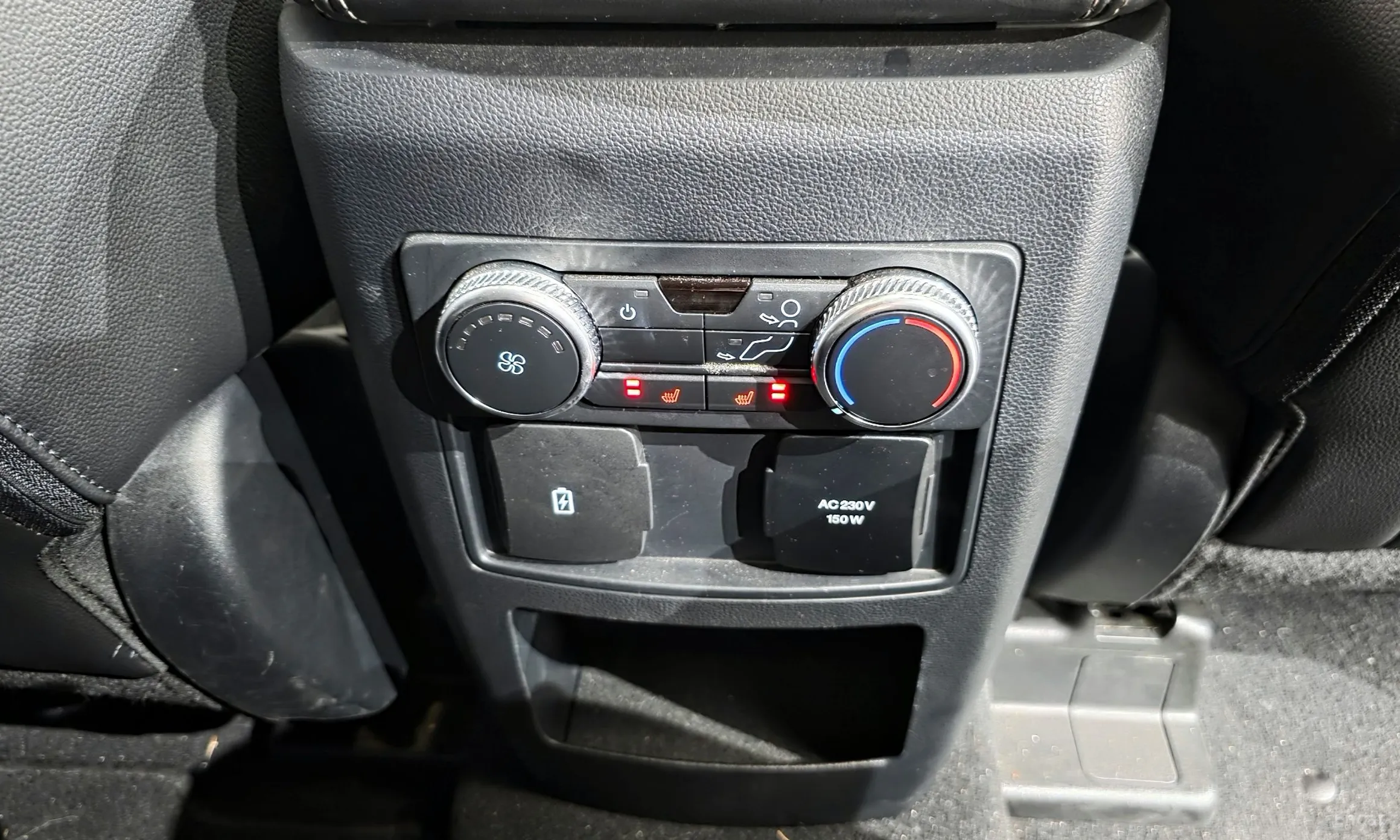 Ford Explorer 6th Generation превью 19
