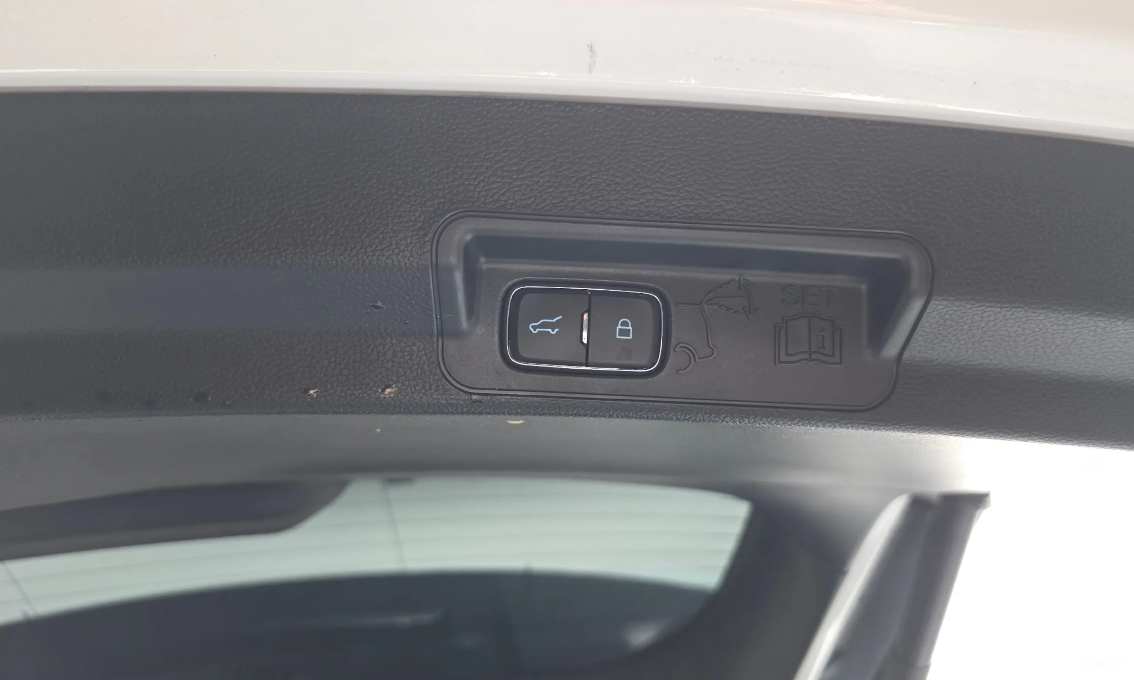 Ford Explorer 6th Generation превью 20