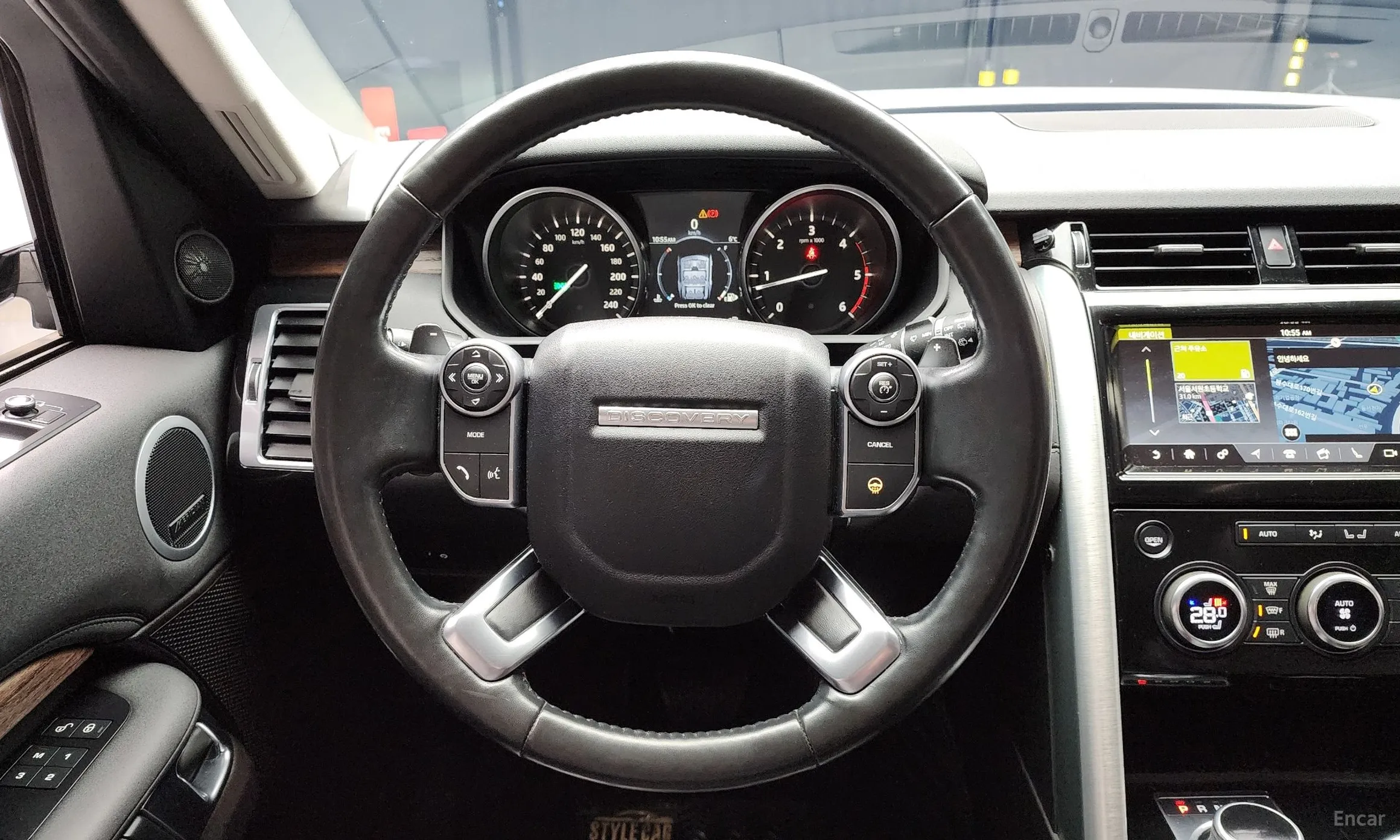 Land Rover Discovery 5 превью 13