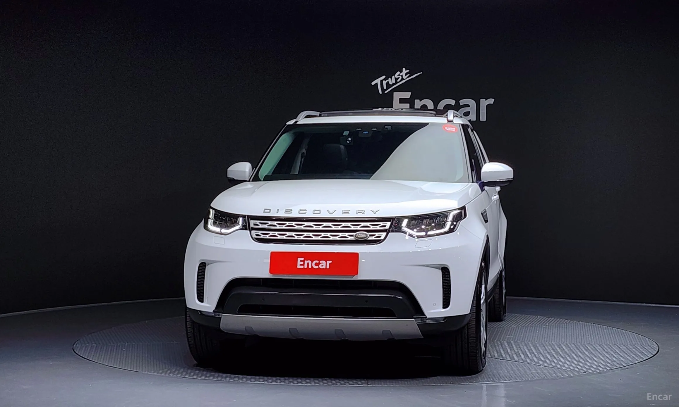 Land Rover Discovery 5 превью 3