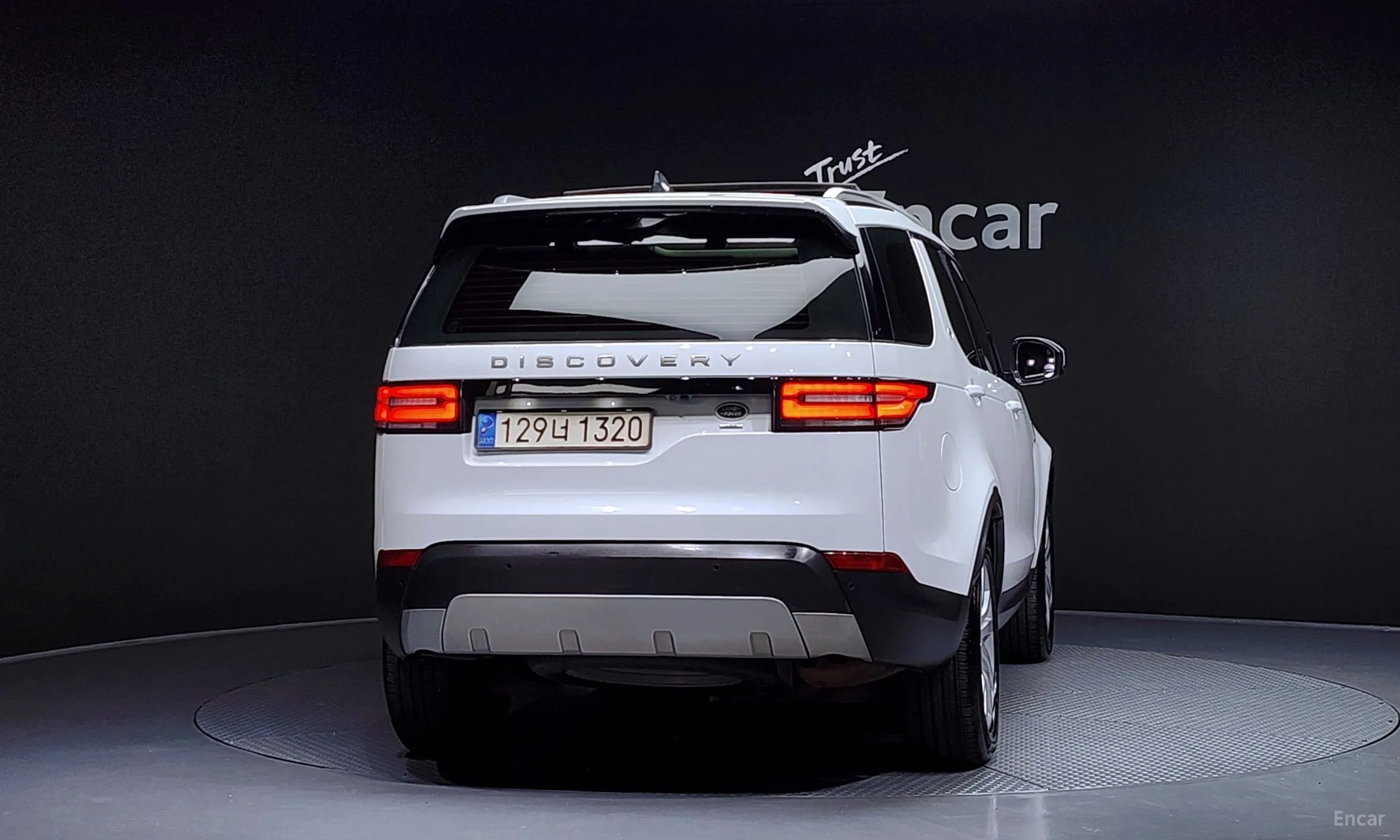 Land Rover Discovery 5 превью 4