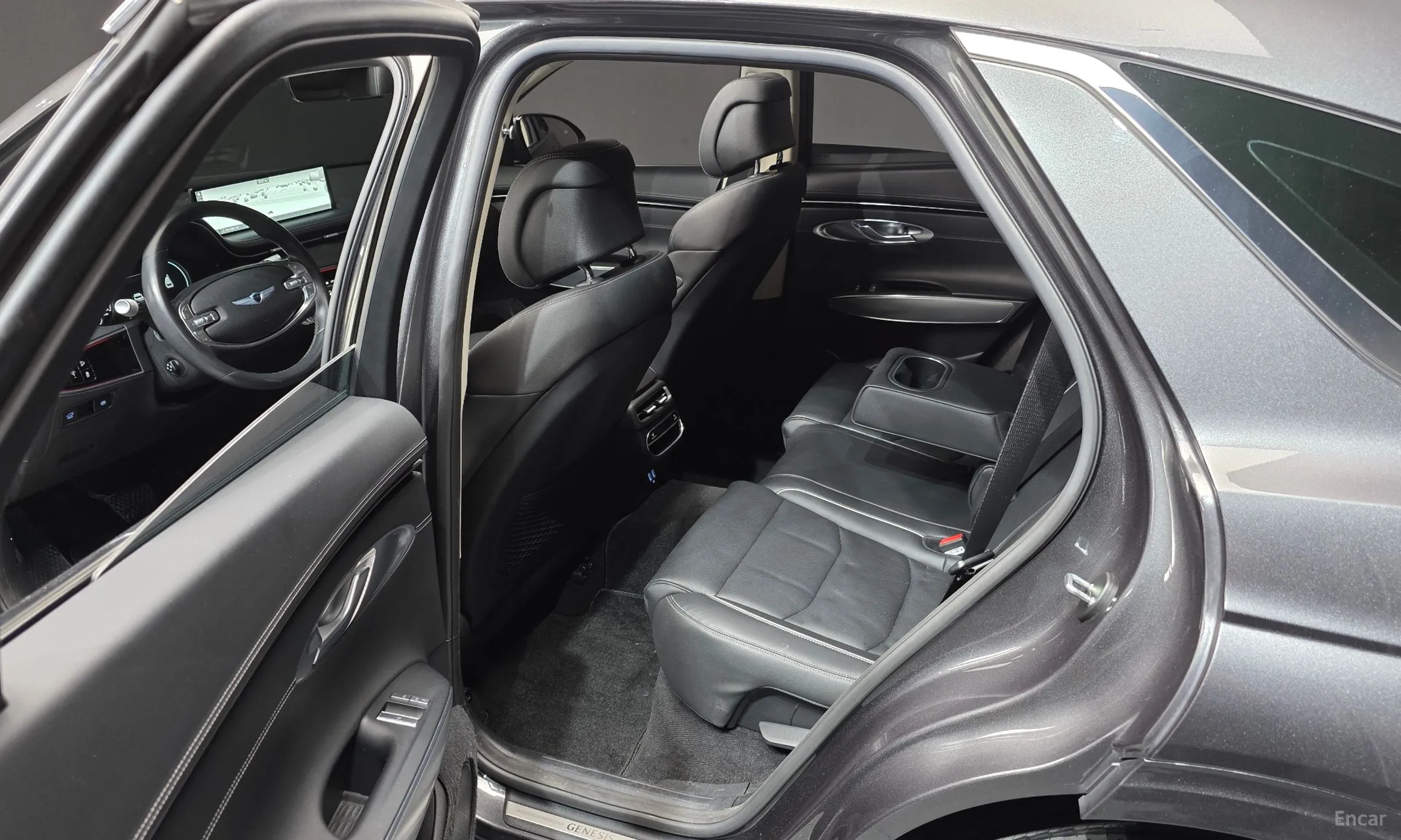 Genesis GV70 превью 11