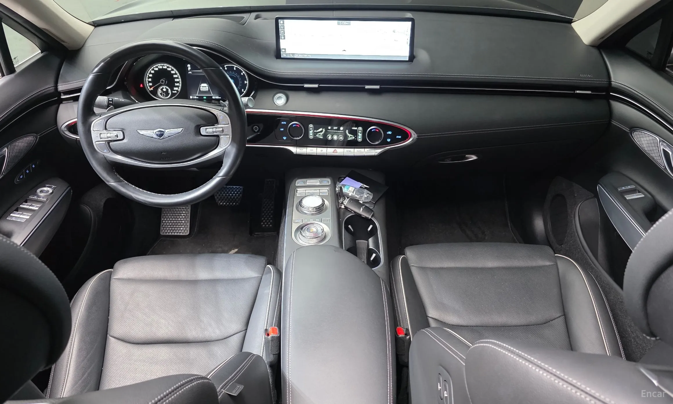 Genesis GV70 превью 7
